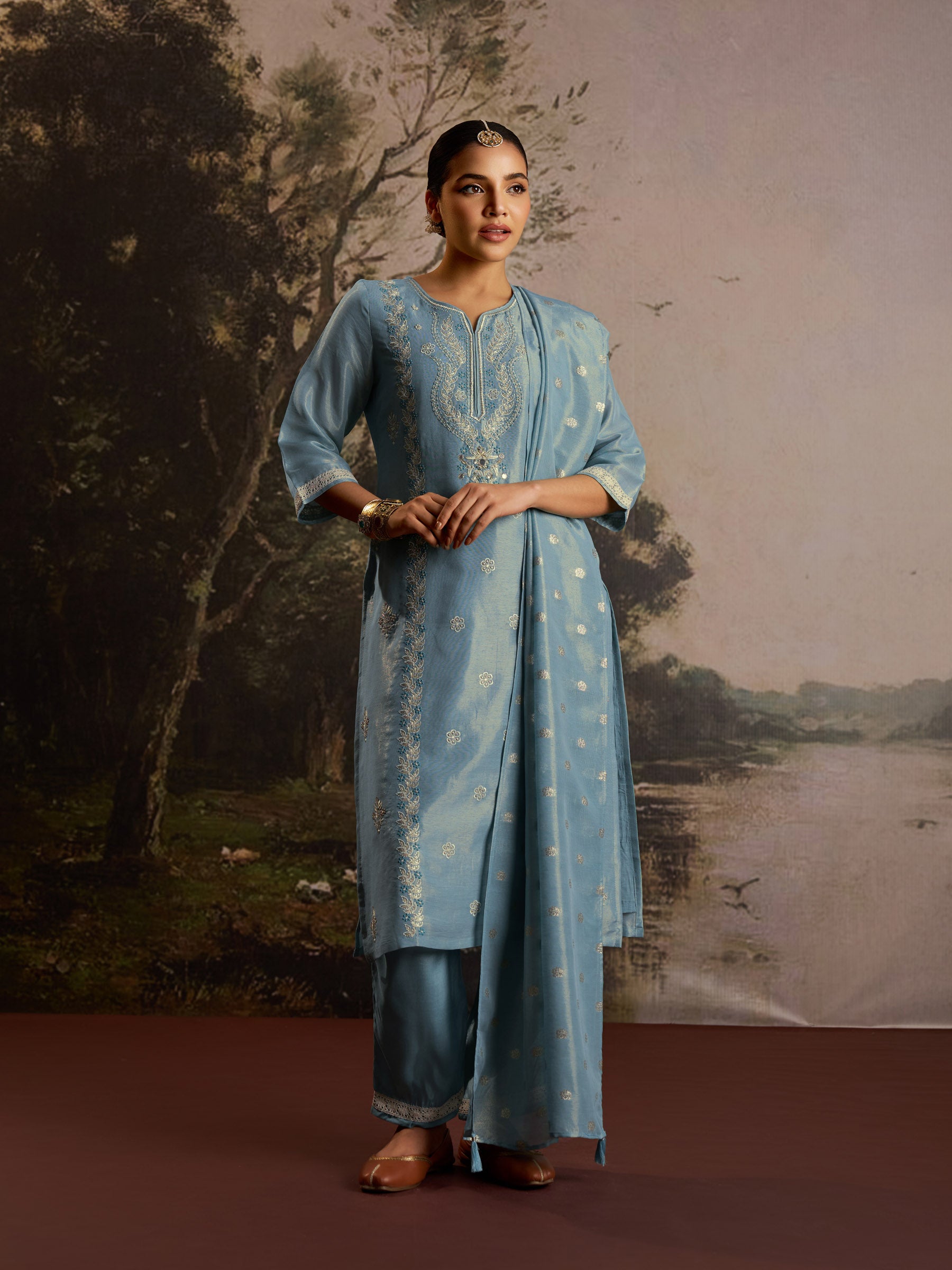 Aegean Linen Embroidery Kurta Set