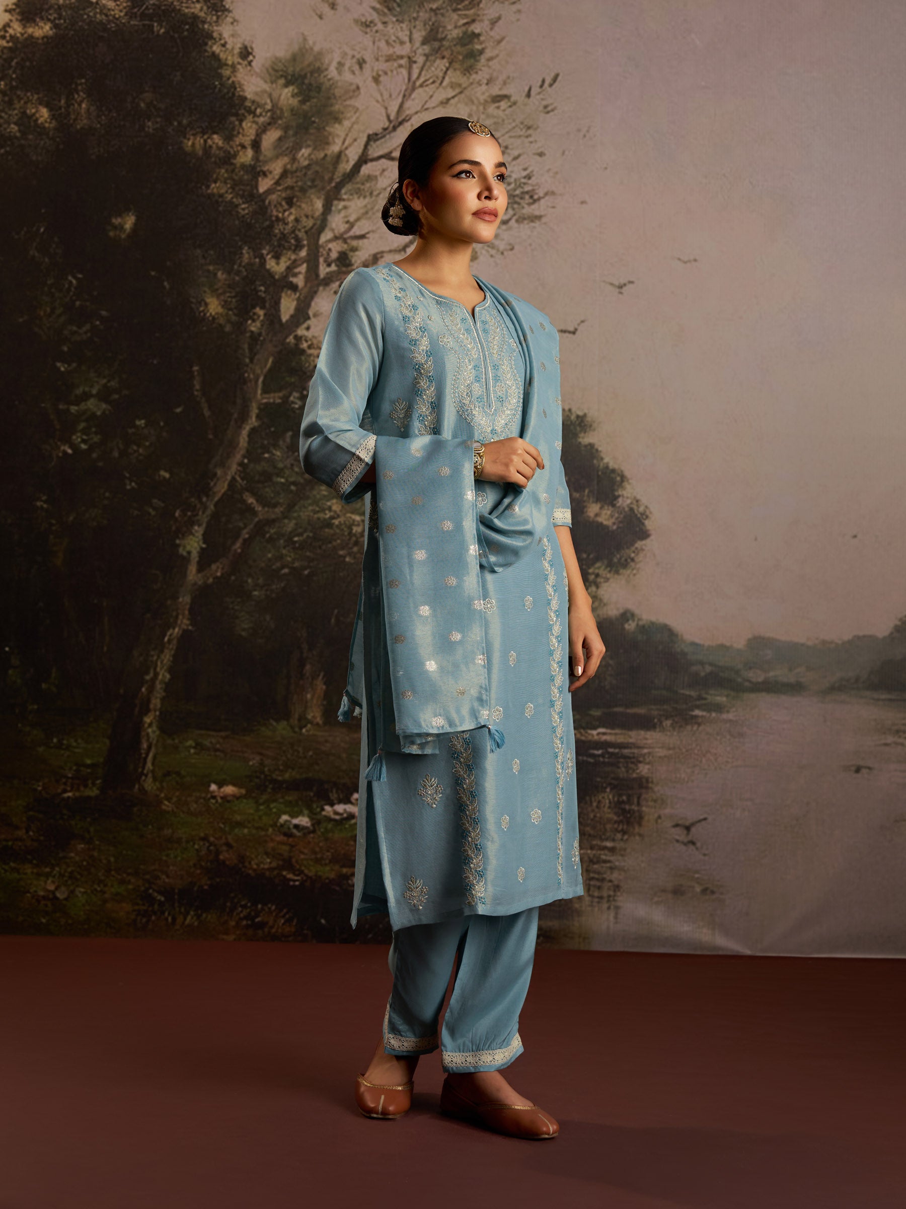 Aegean Linen Embroidery Kurta Set