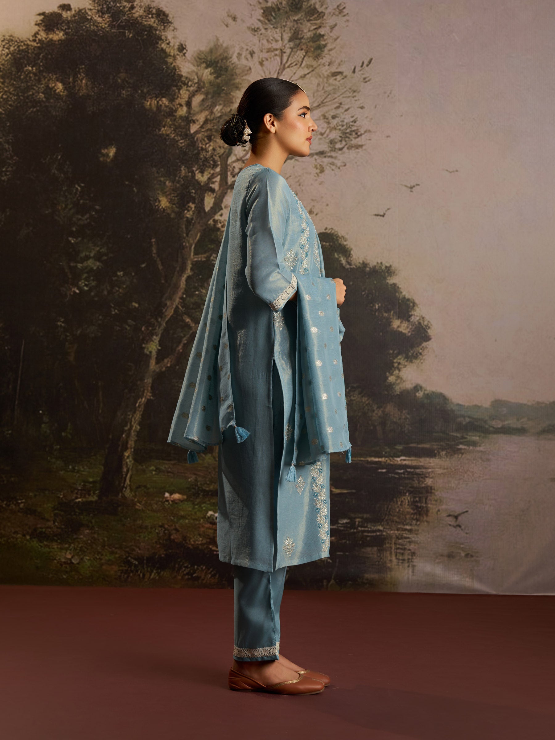 Aegean Linen Embroidery Kurta Set
