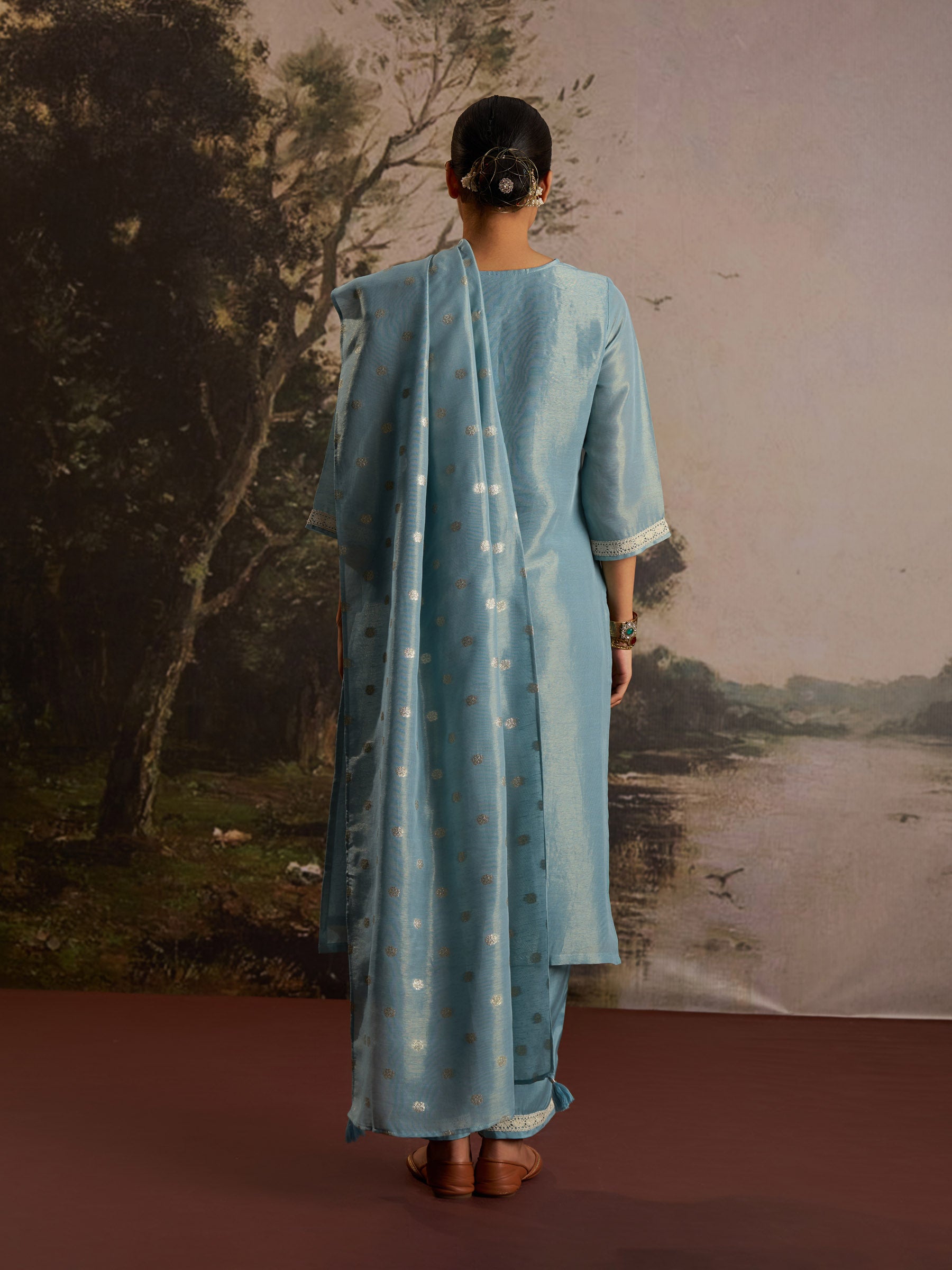 Aegean Linen Embroidery Kurta Set