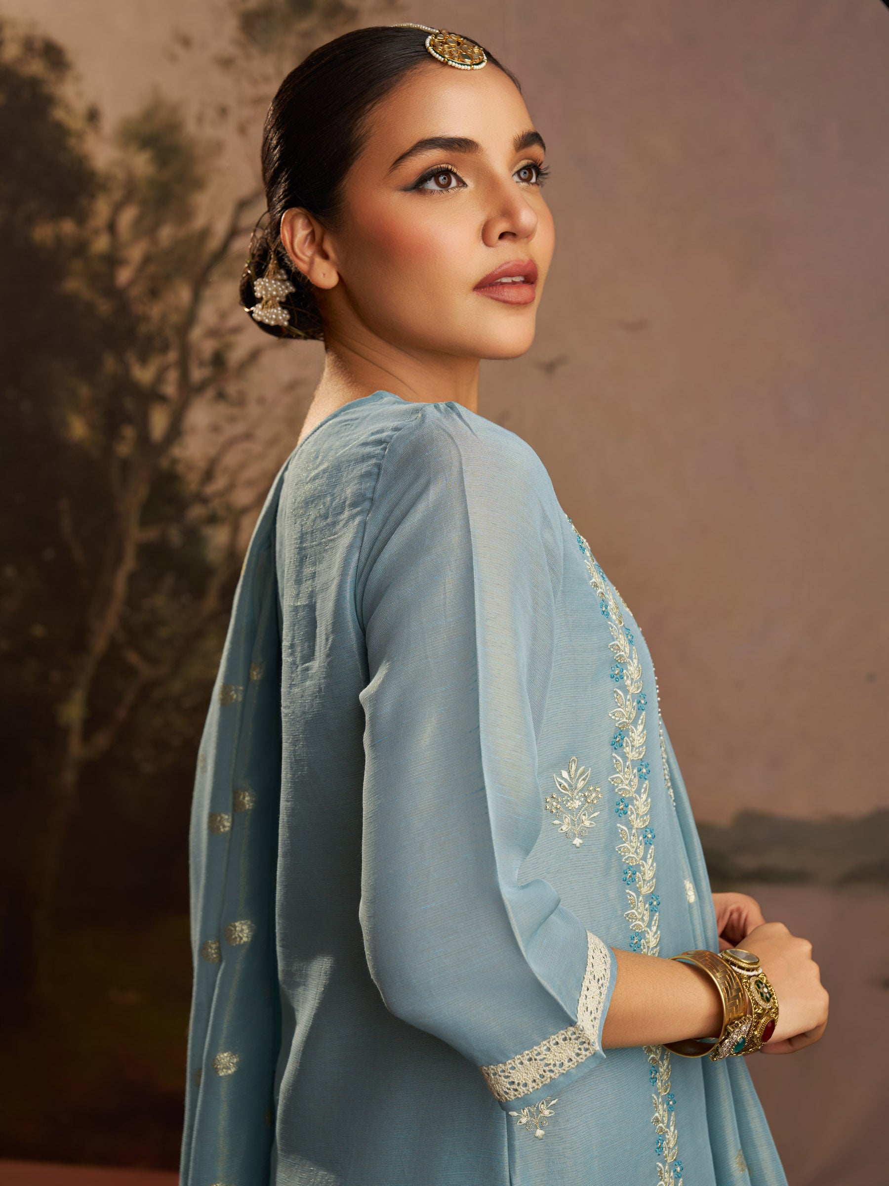 Aegean Linen Embroidery Kurta Set