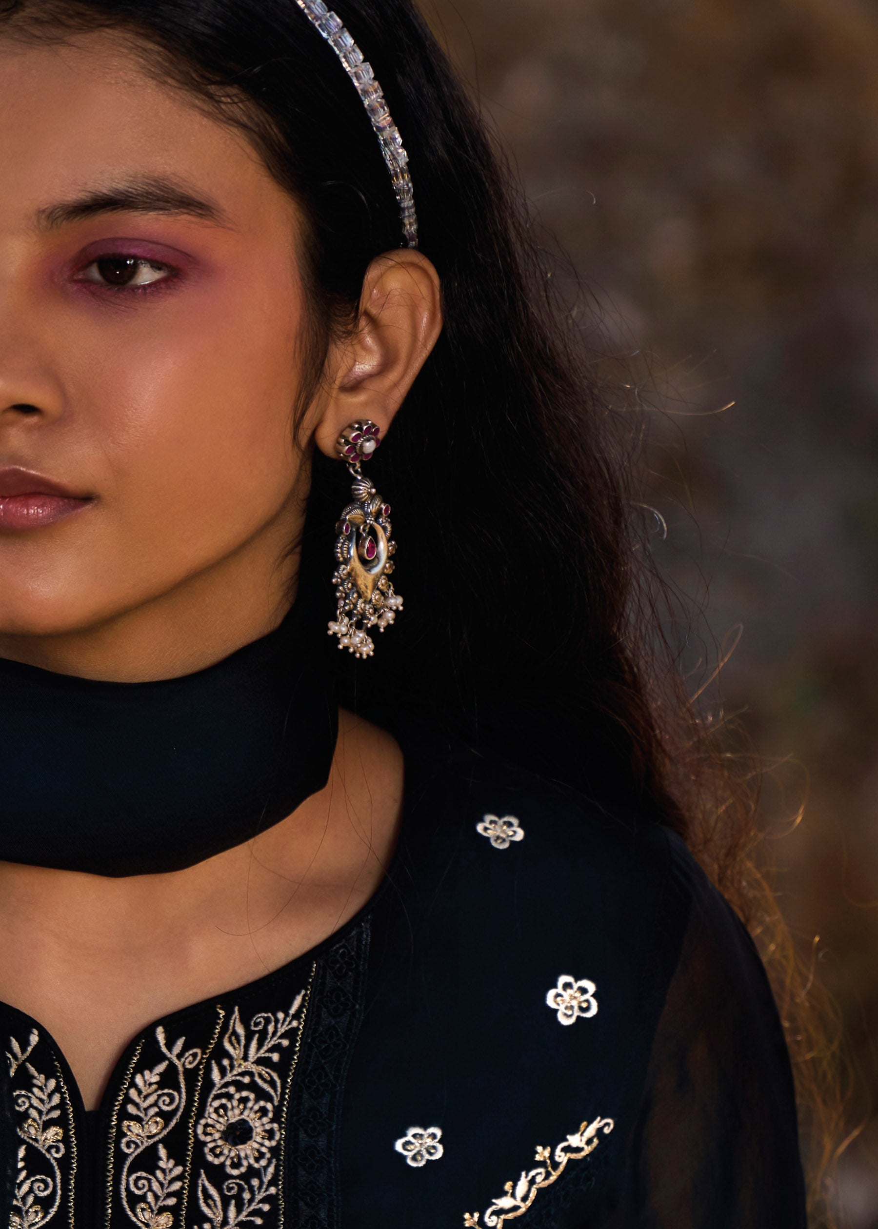 Elaria Embroidered Organza Kurta Set