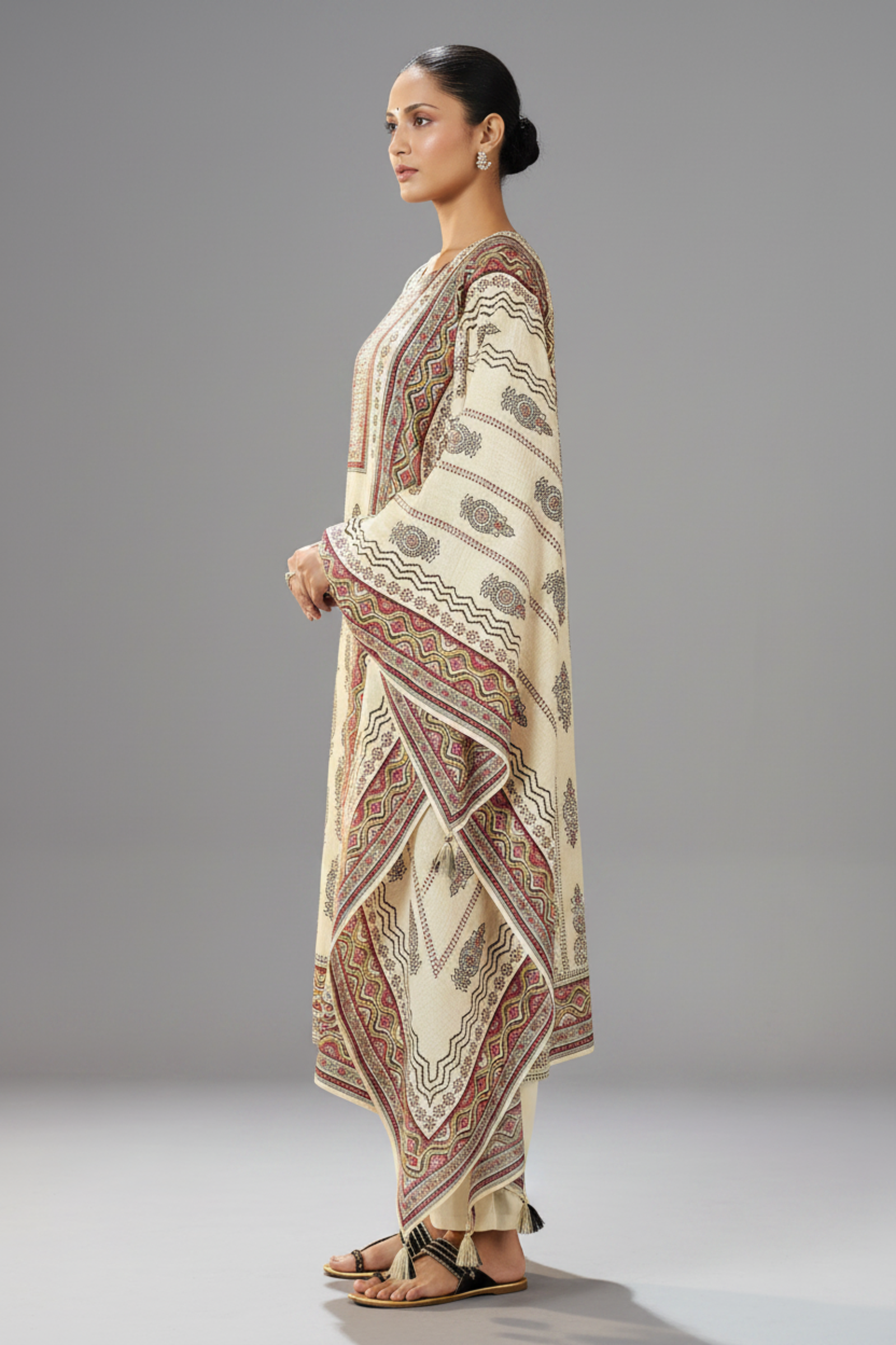 Ivory Artisan Shimmer Linen Digital Printed Kurta Set