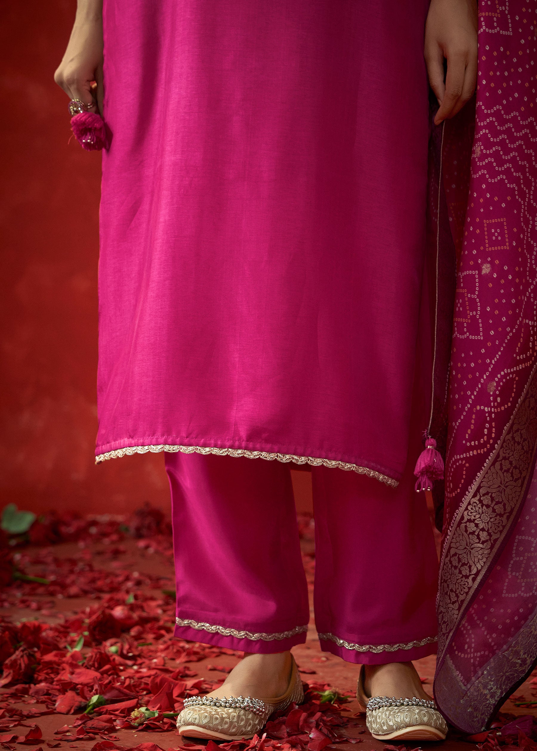 Manika Rani Embroidery Kurta Set