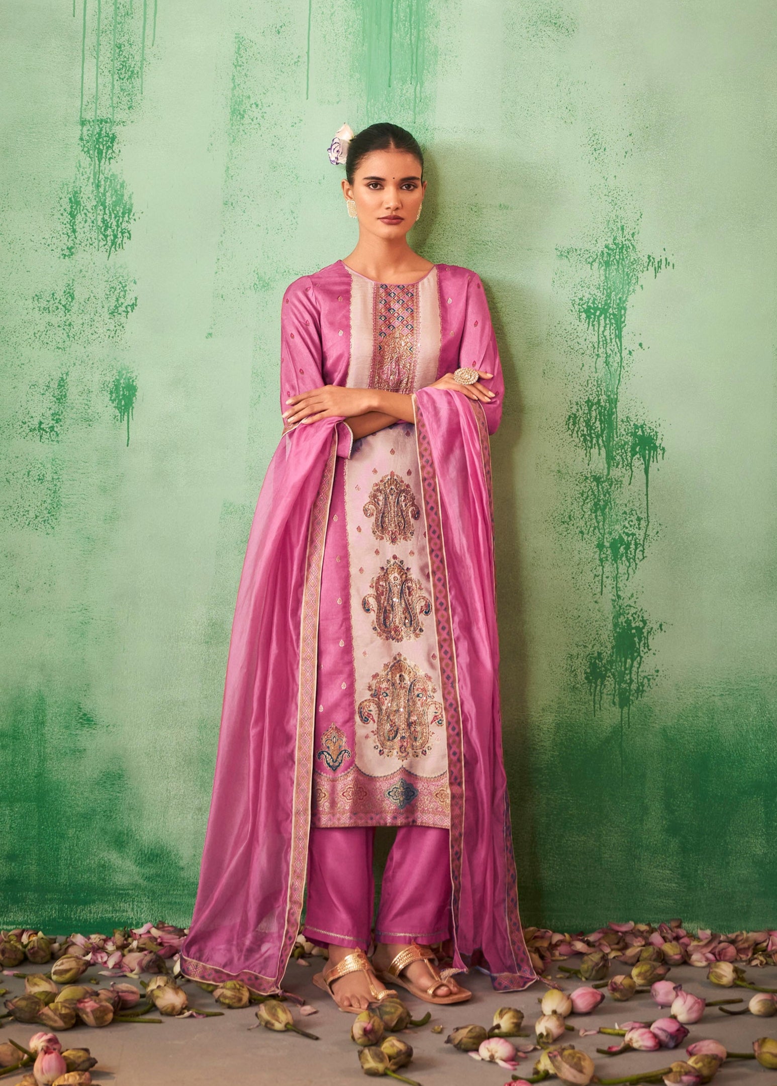 Blush Royale Position Print Jacquard Set