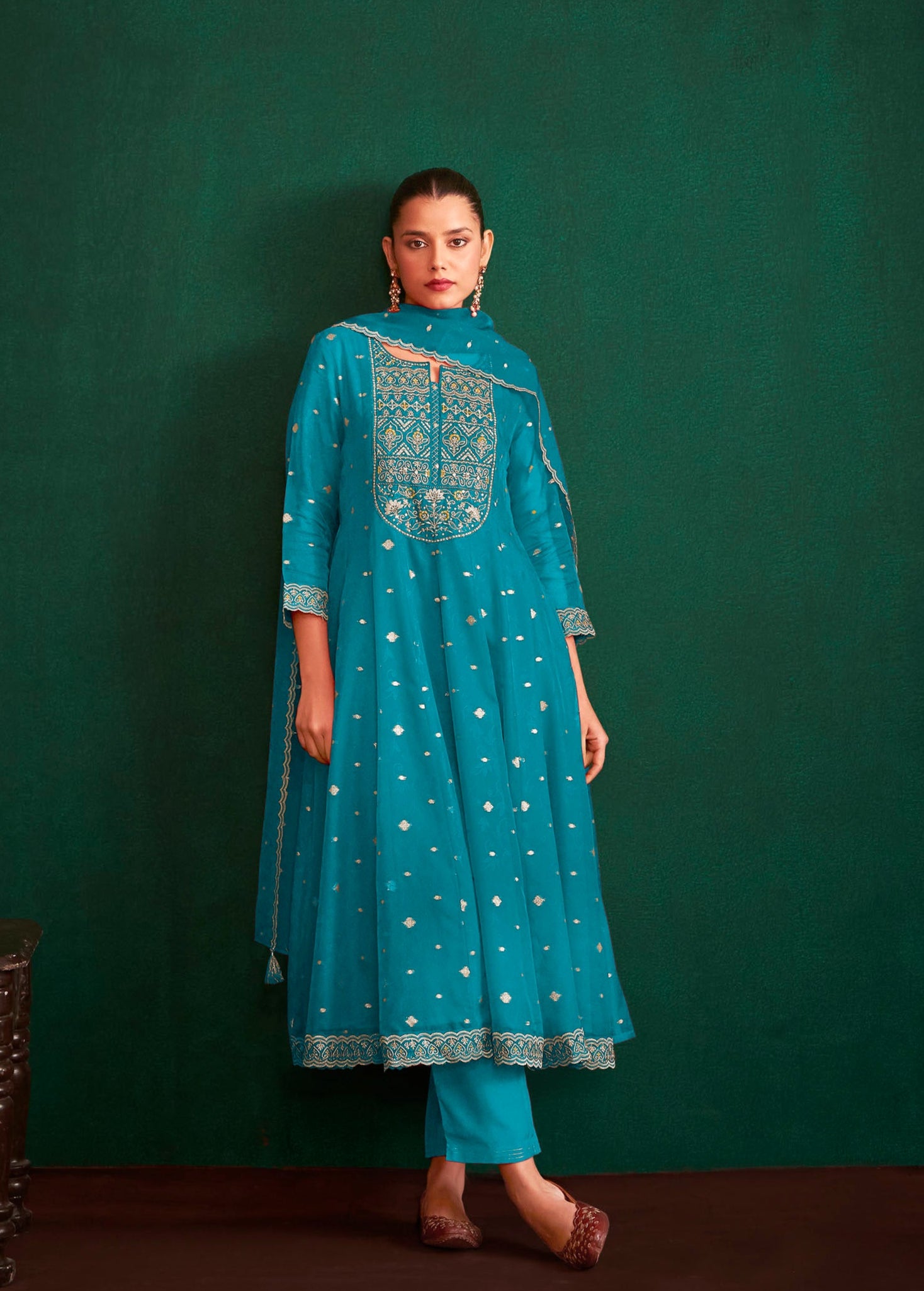 Oceyra Rama Organza Jacquard Kurta Set