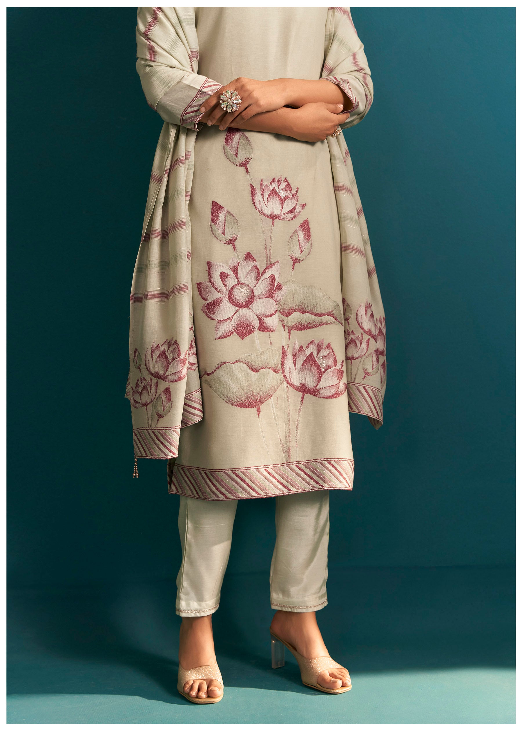 Lioraé Linen Jacquard Embroidered Kurta Set