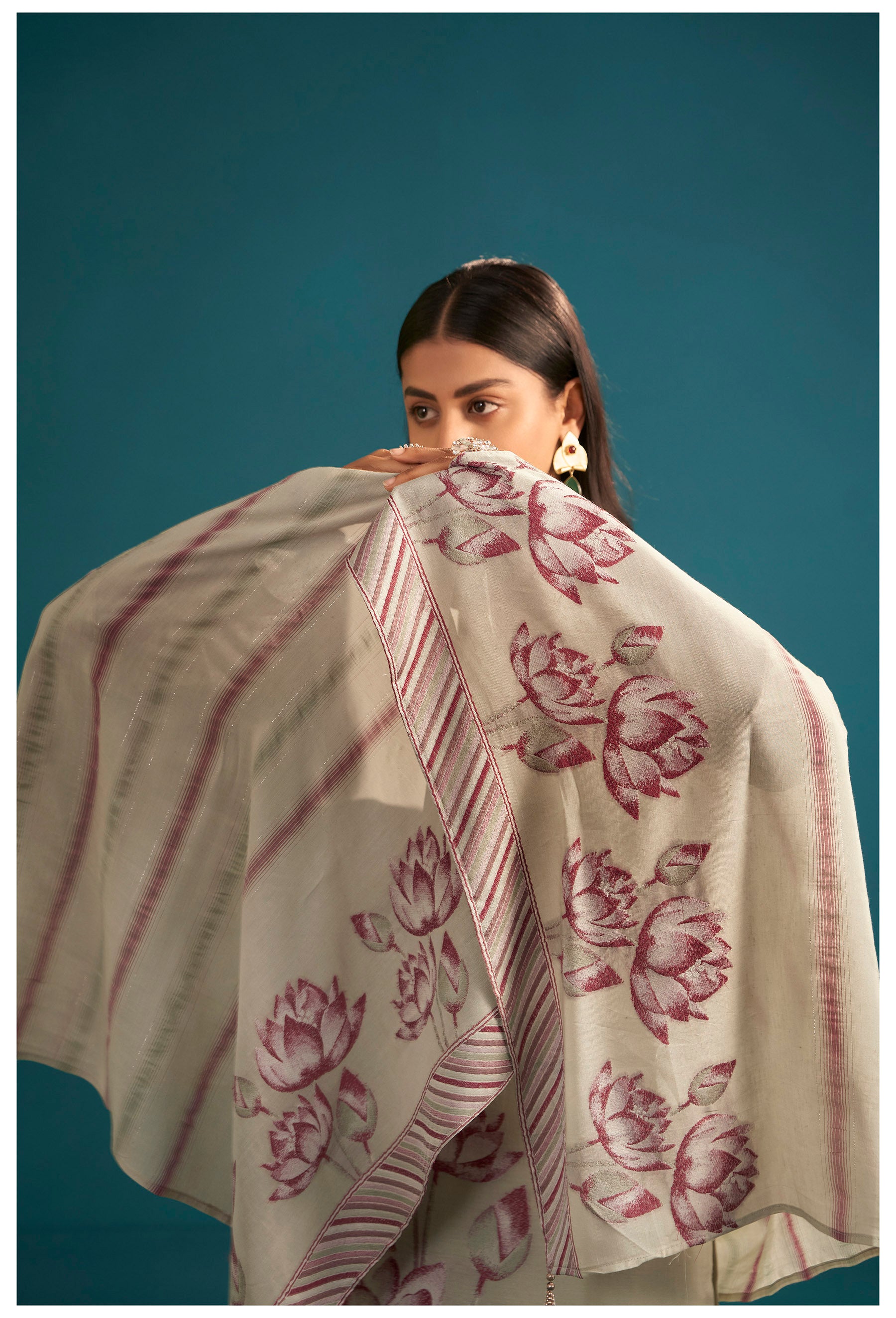Lioraé Linen Jacquard Embroidered Kurta Set