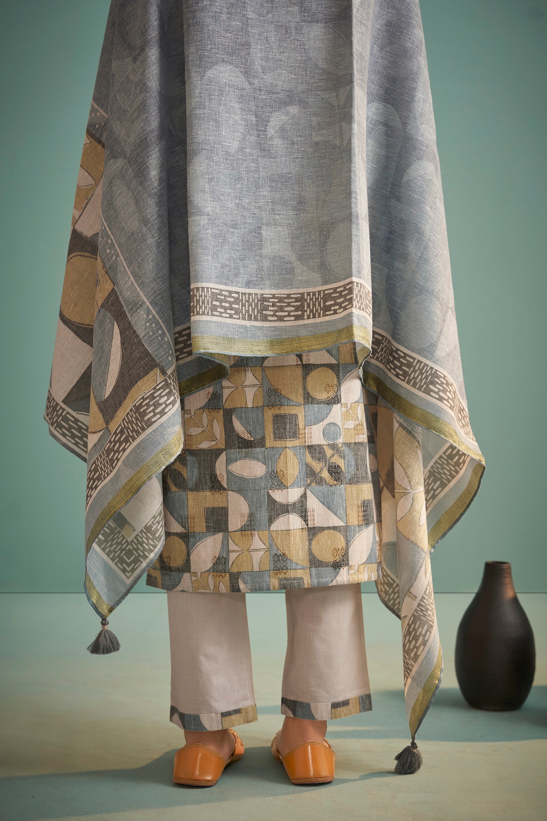 Meadowyn Green Embroidered Linen Kurta Set