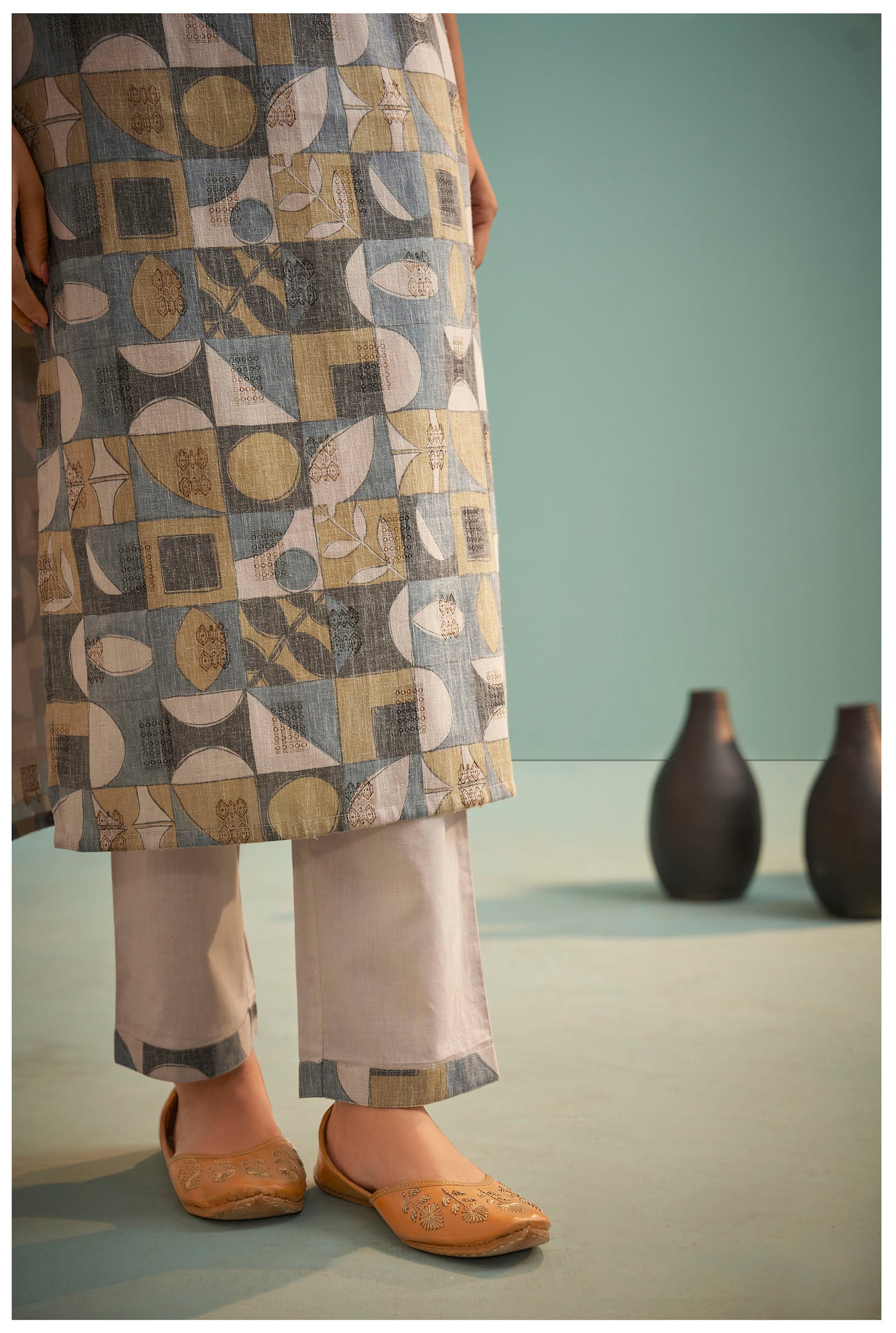 Meadowyn Green Embroidered Linen Kurta Set