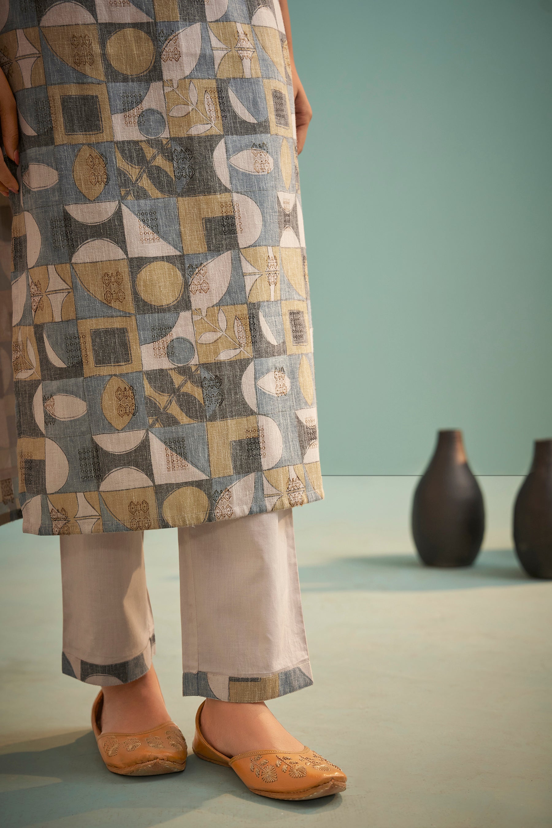 Meadowyn Green Embroidered Linen Kurta Set