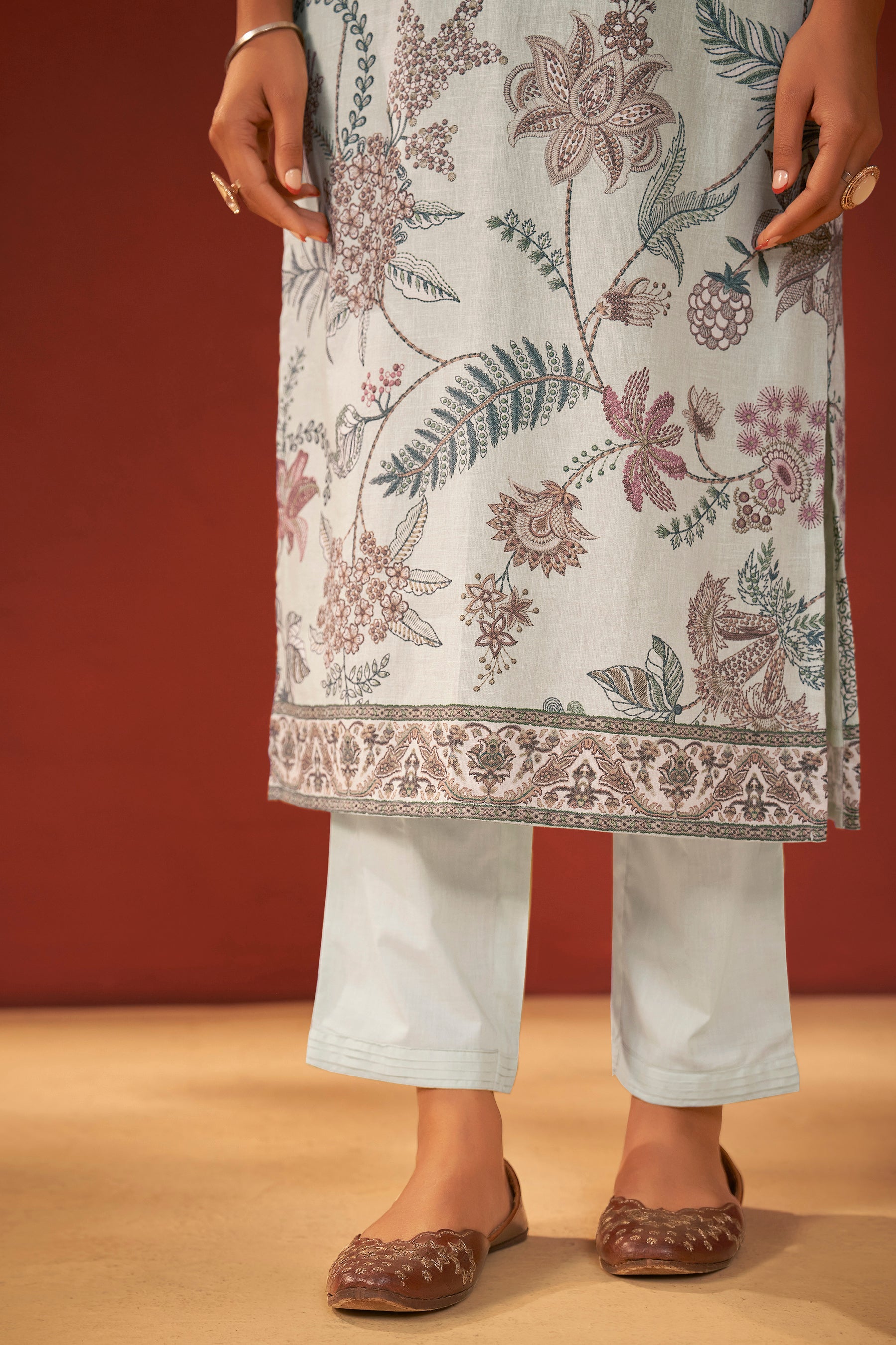 Vessara Pine Embroidered Linen Kurta Set