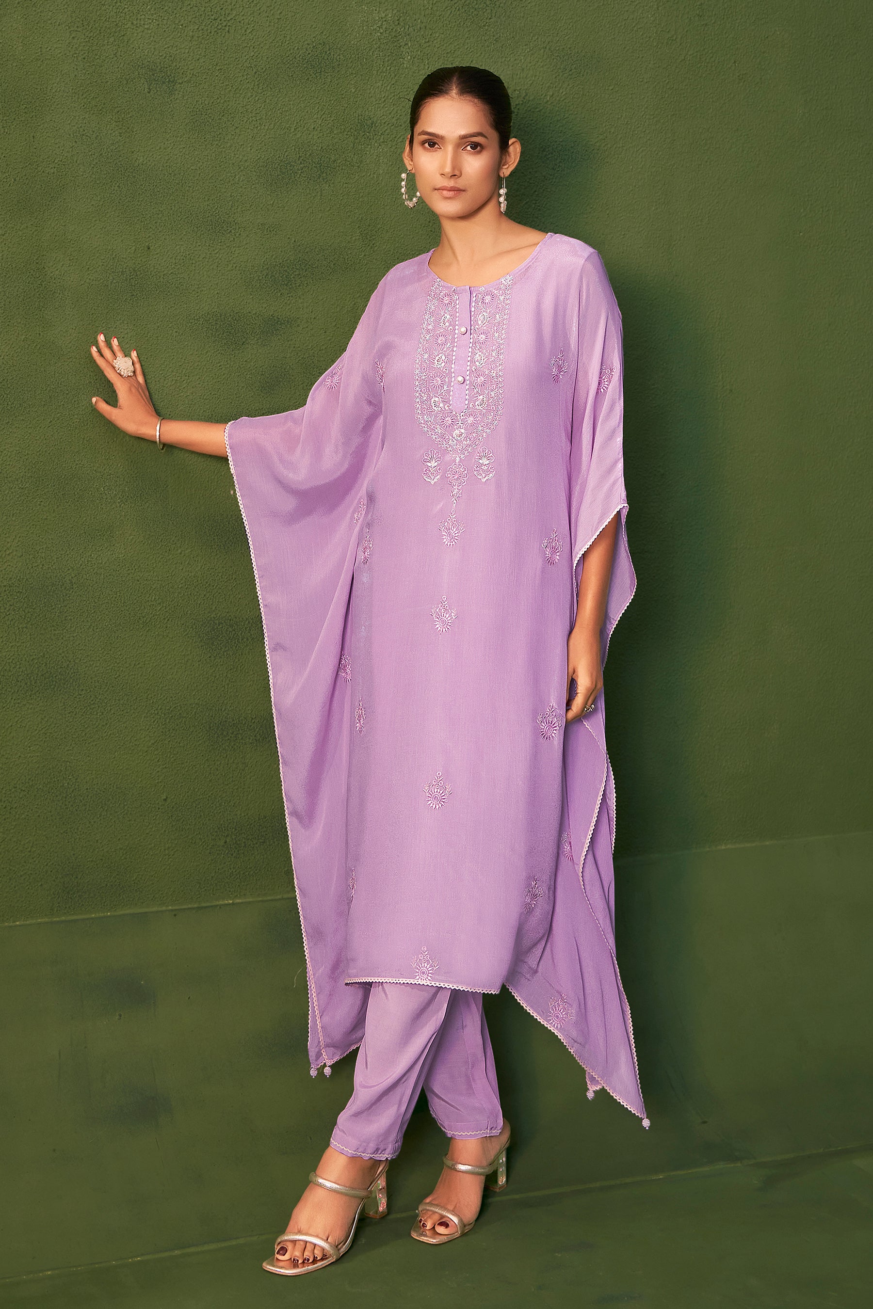 Caladriel Lavender Chinnon Embroidered Kaftan