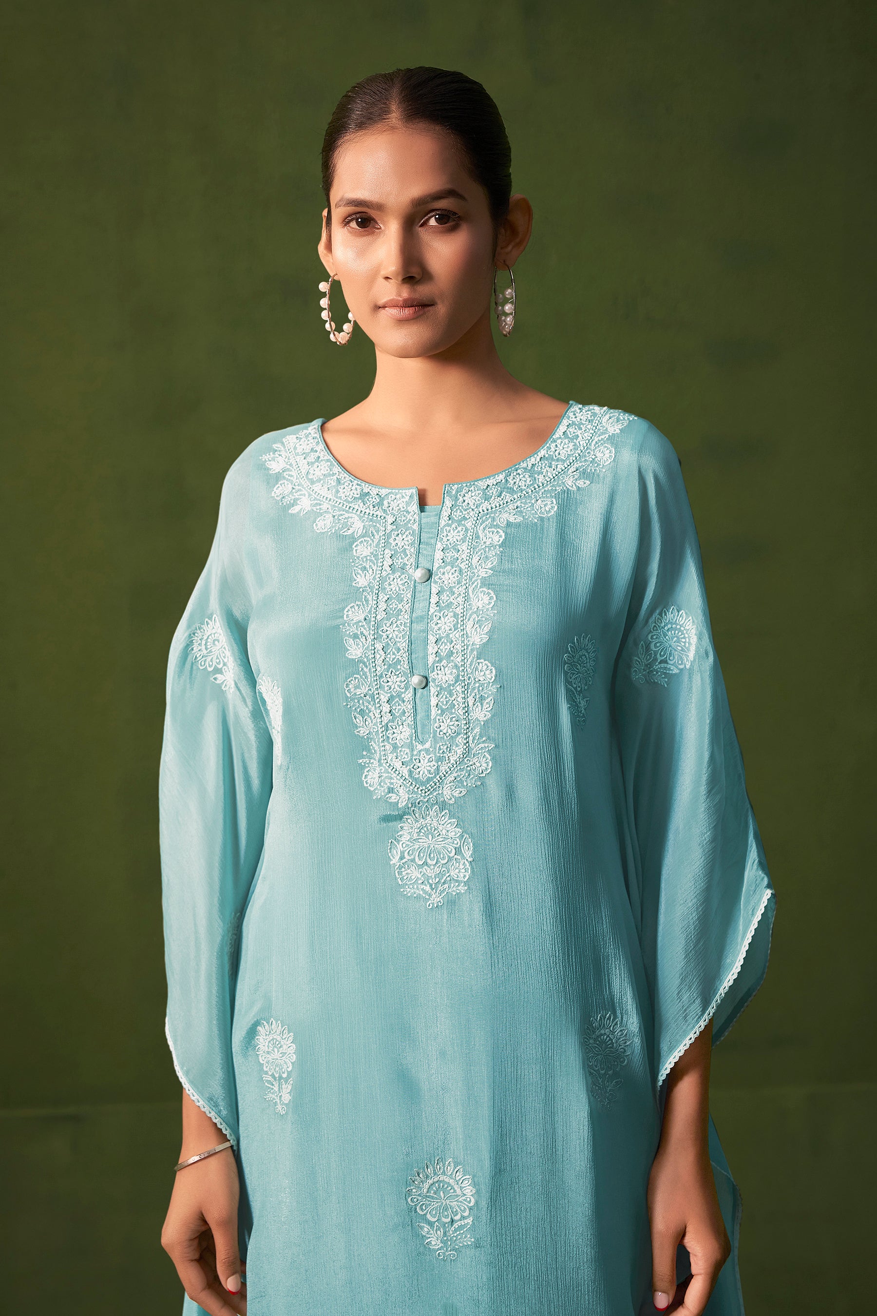 Vyserra Rama Chinnon Embroidered Kaftan