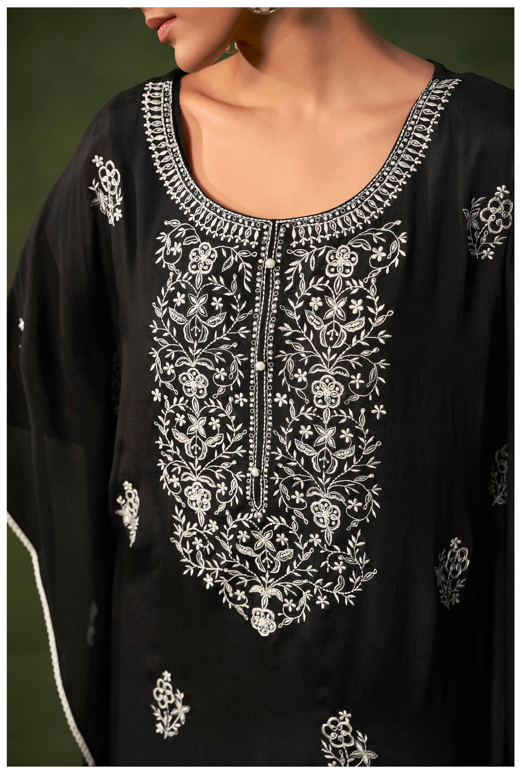 Zeravyn Black Chinnon Embroidered Kaftan