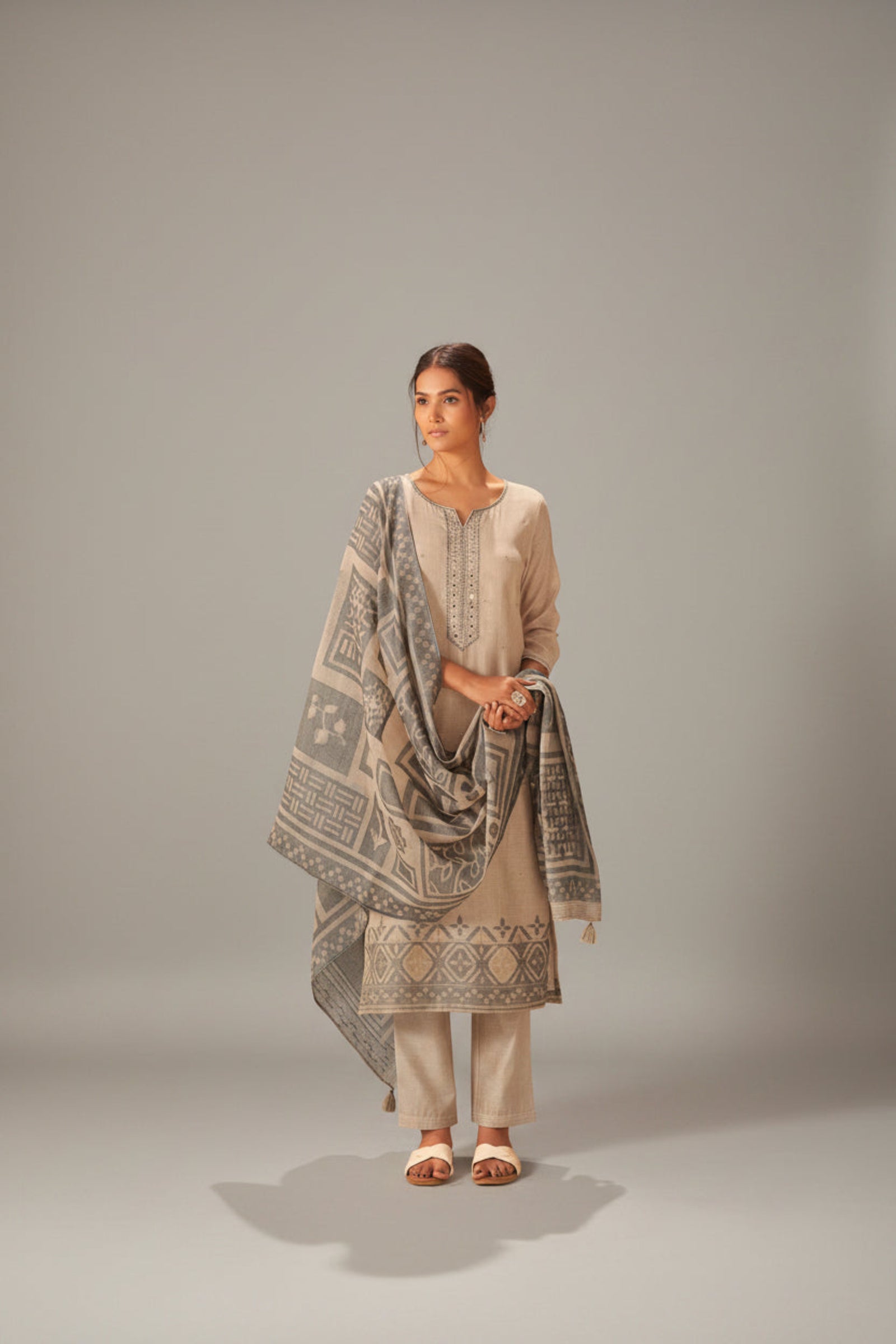 Nuviah Linen Jacquard Embroidered Kurta Set