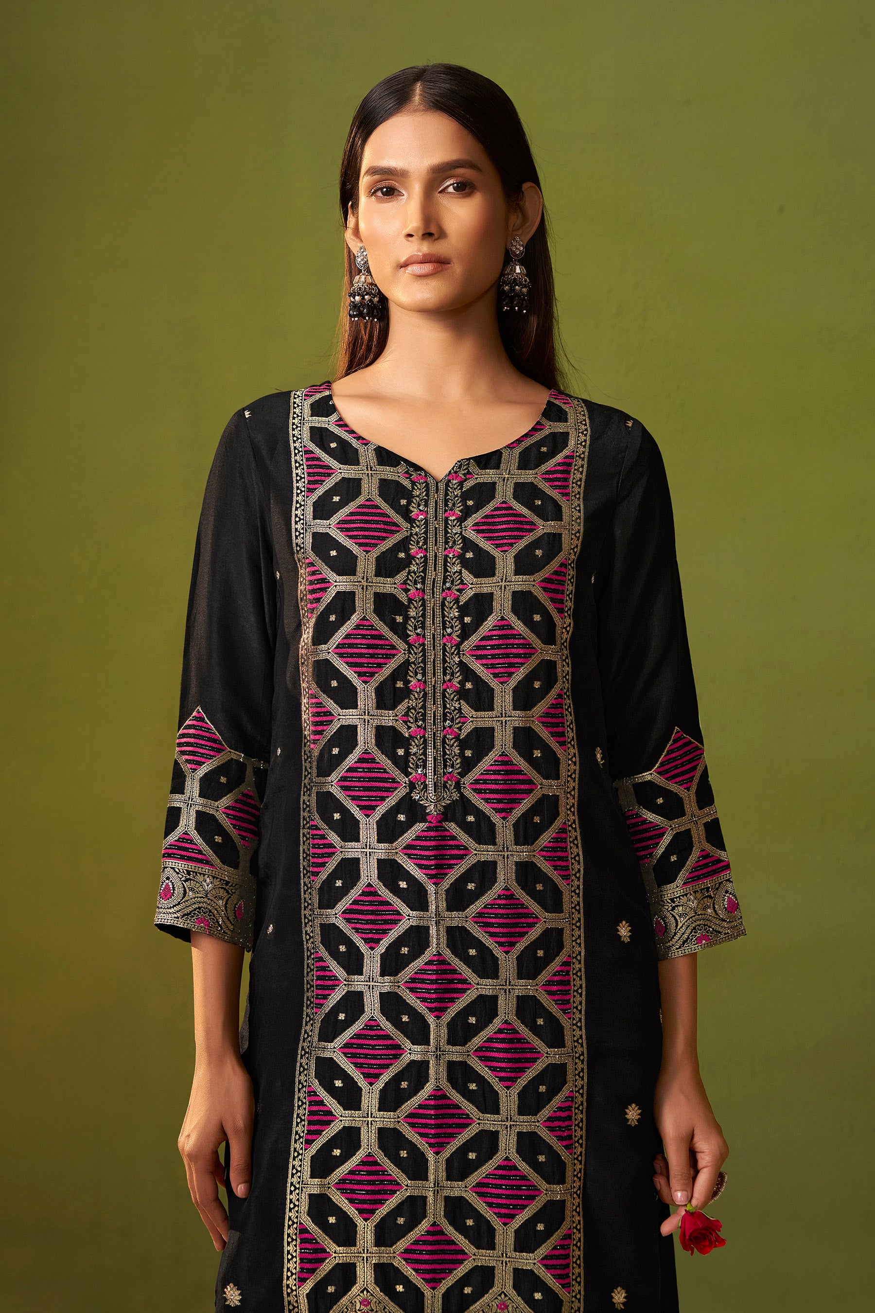 Russian Jacquard Meena Word Set – Black