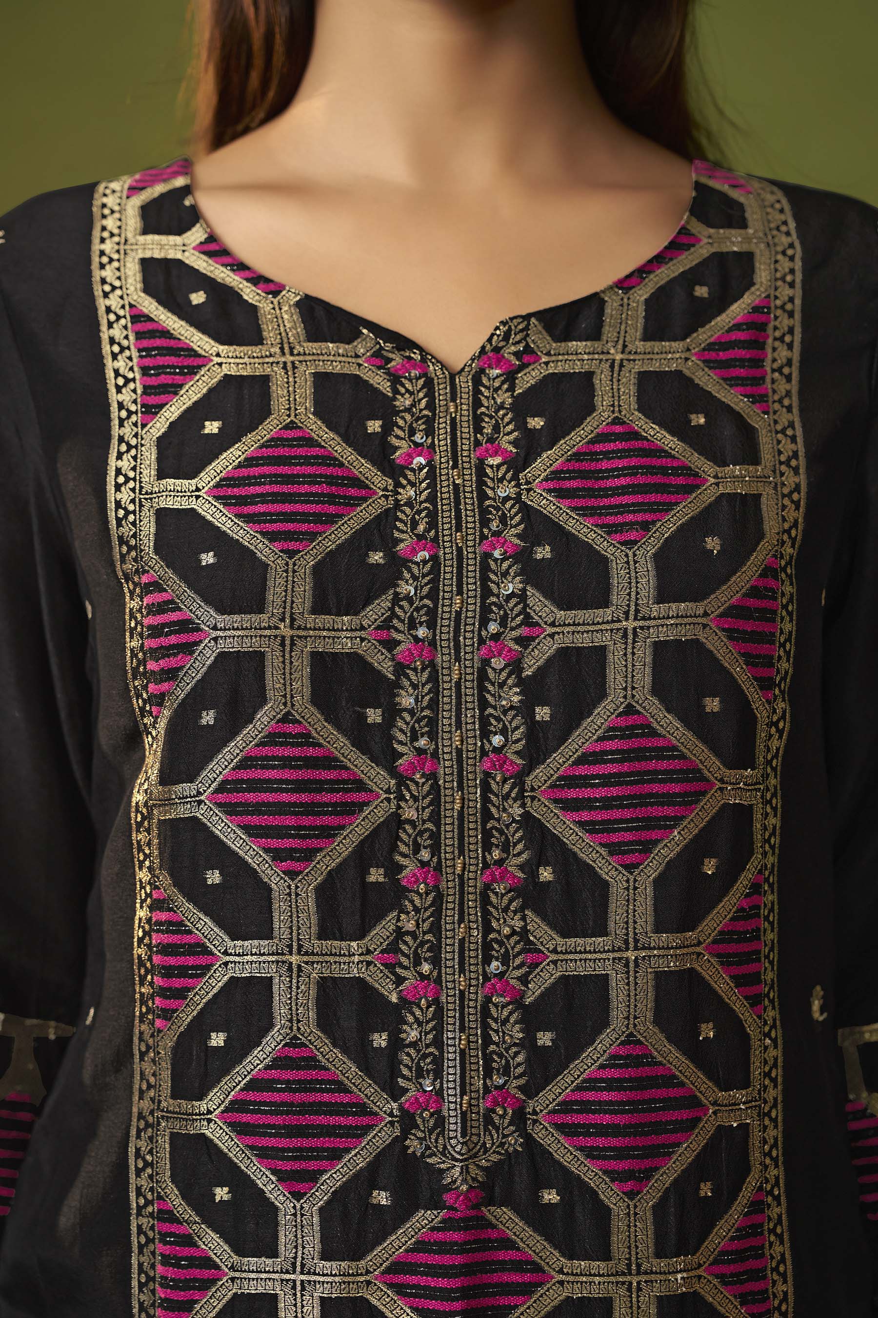 Russian Jacquard Meena Word Set – Black