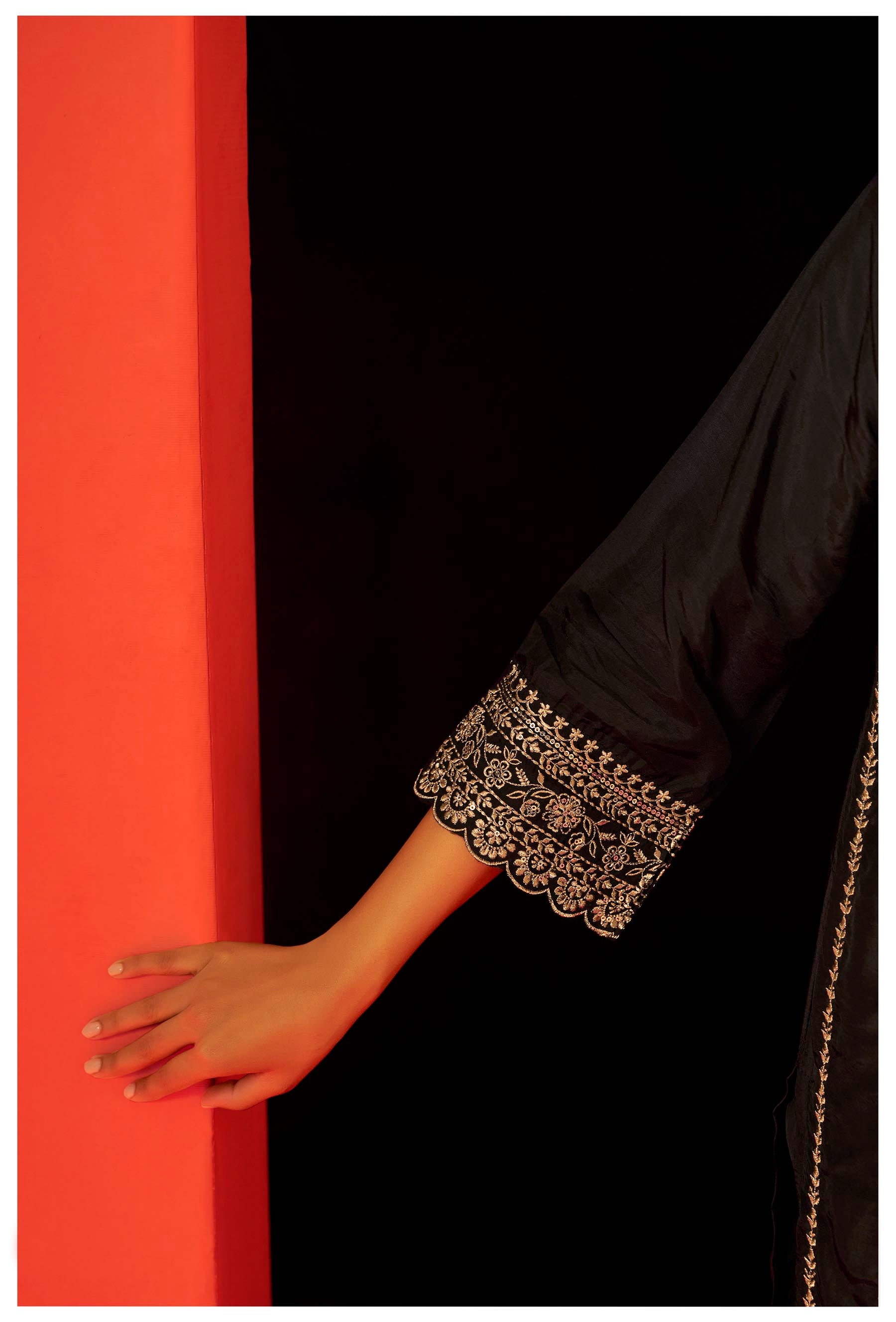 Ravelyn Black Zari Embroidered Kurta Set