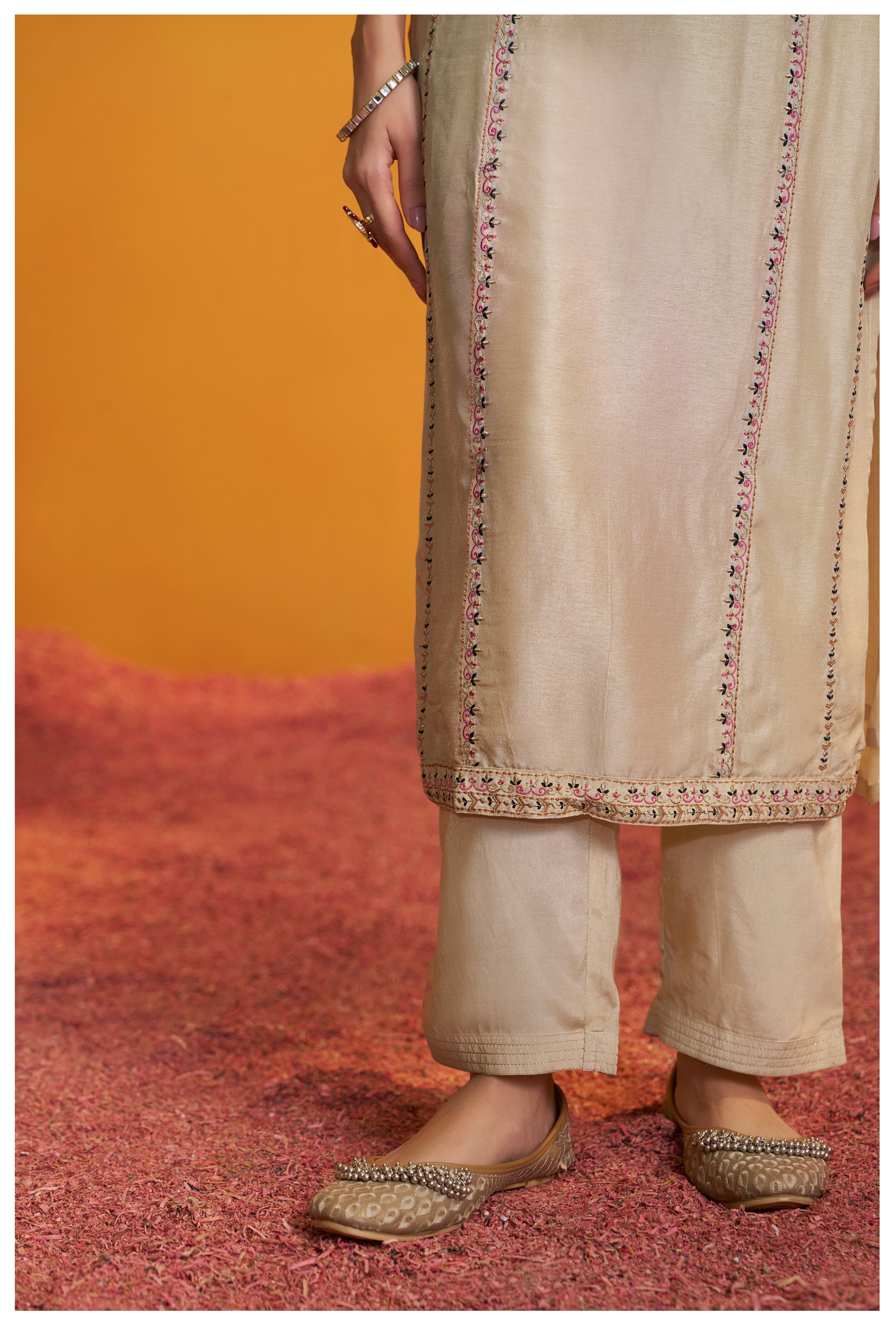 Russsian Silk Kurta With Contrast Jacquard Dupatta