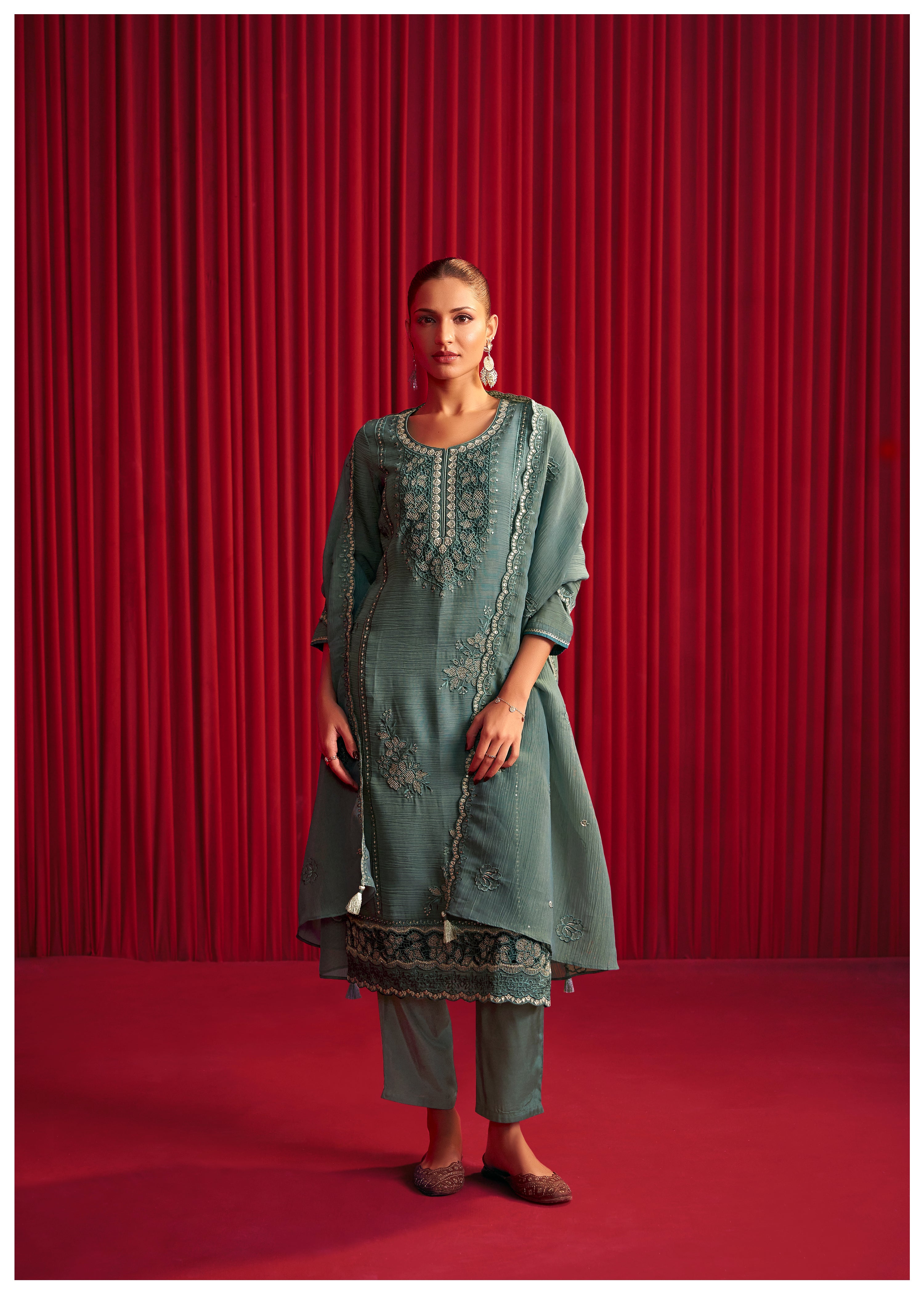 Crush Organza Borer Embroidery Set