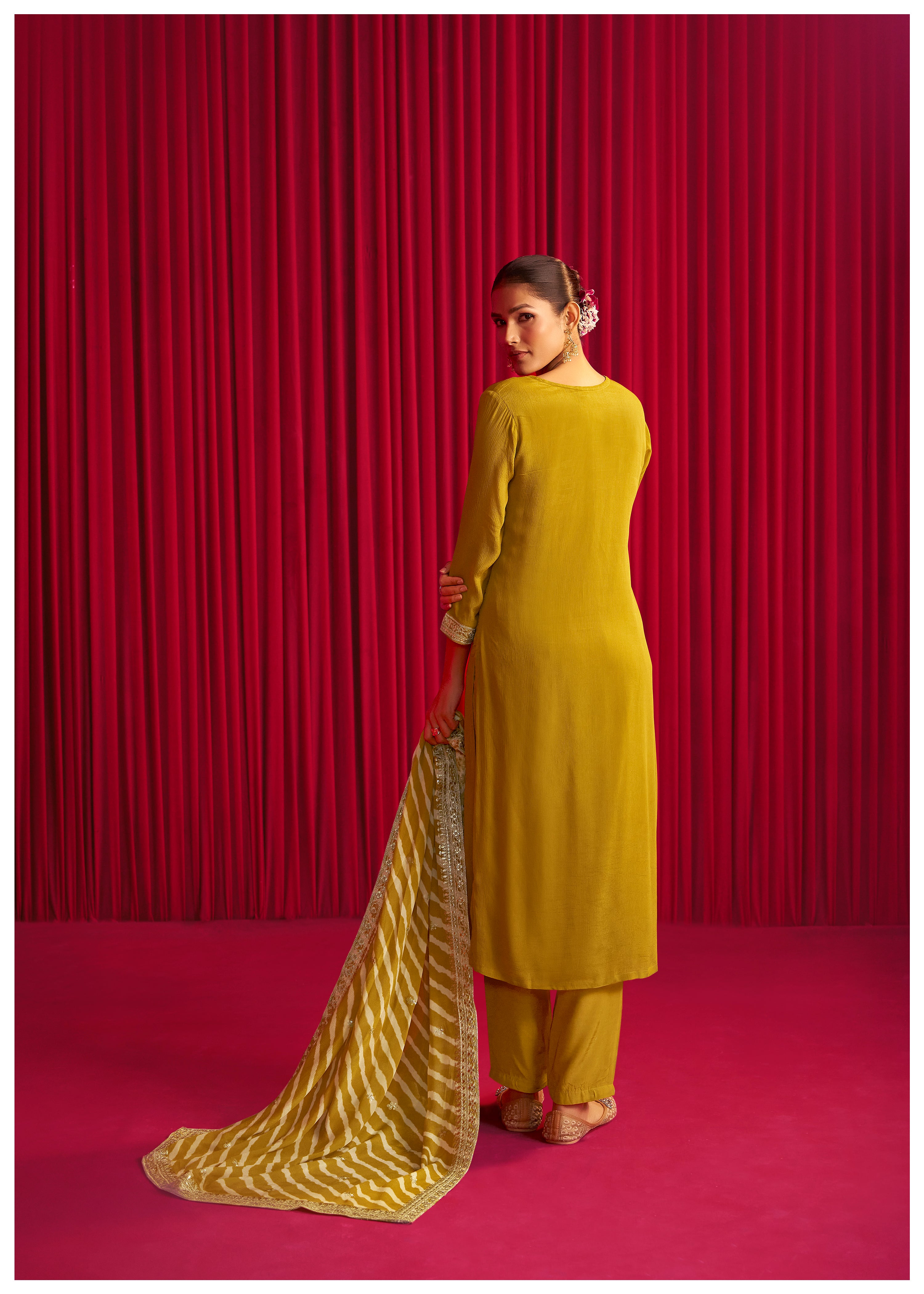 Chinnon Embroidery Set