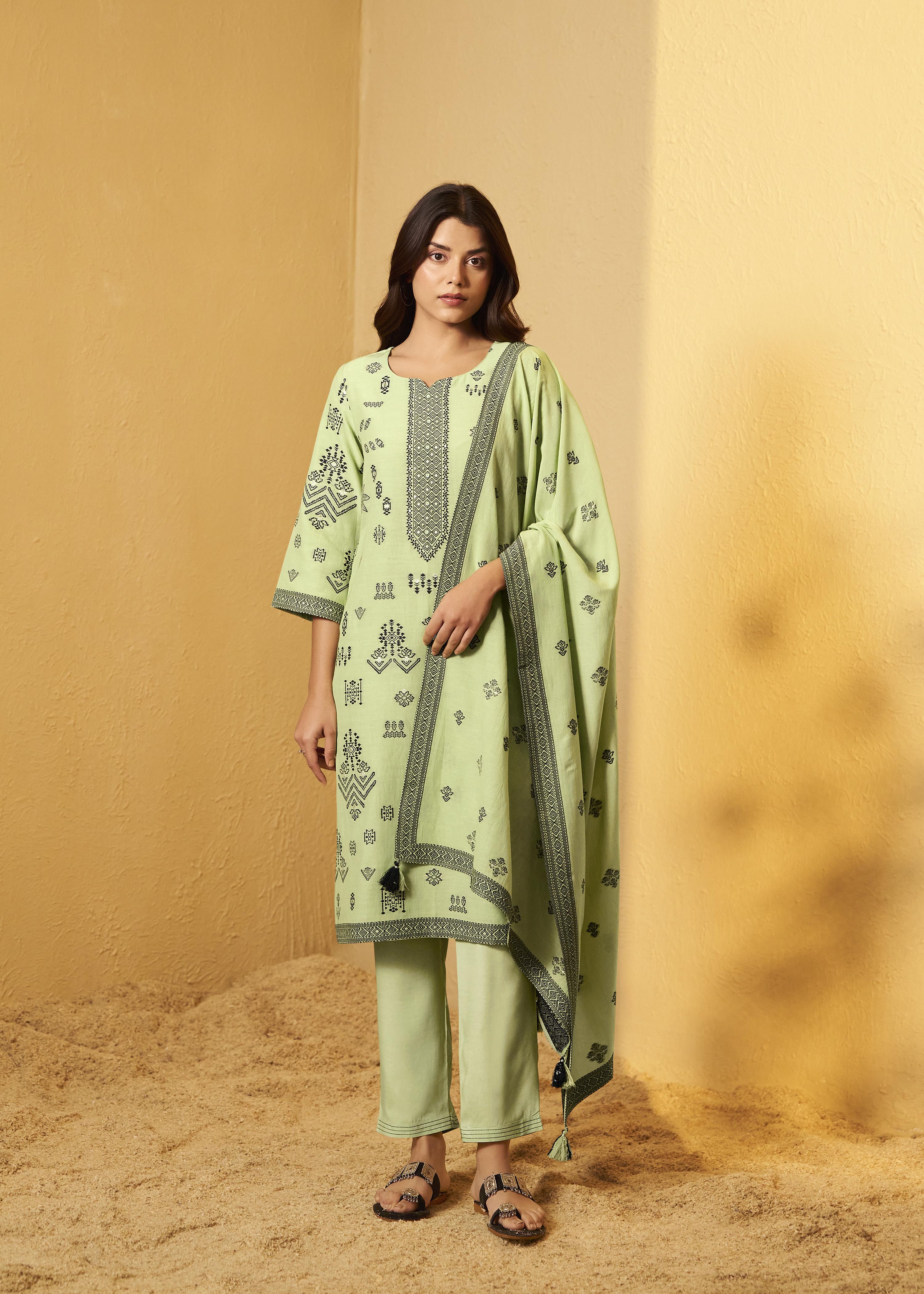 Green Linen Jacquard Set with Handwork