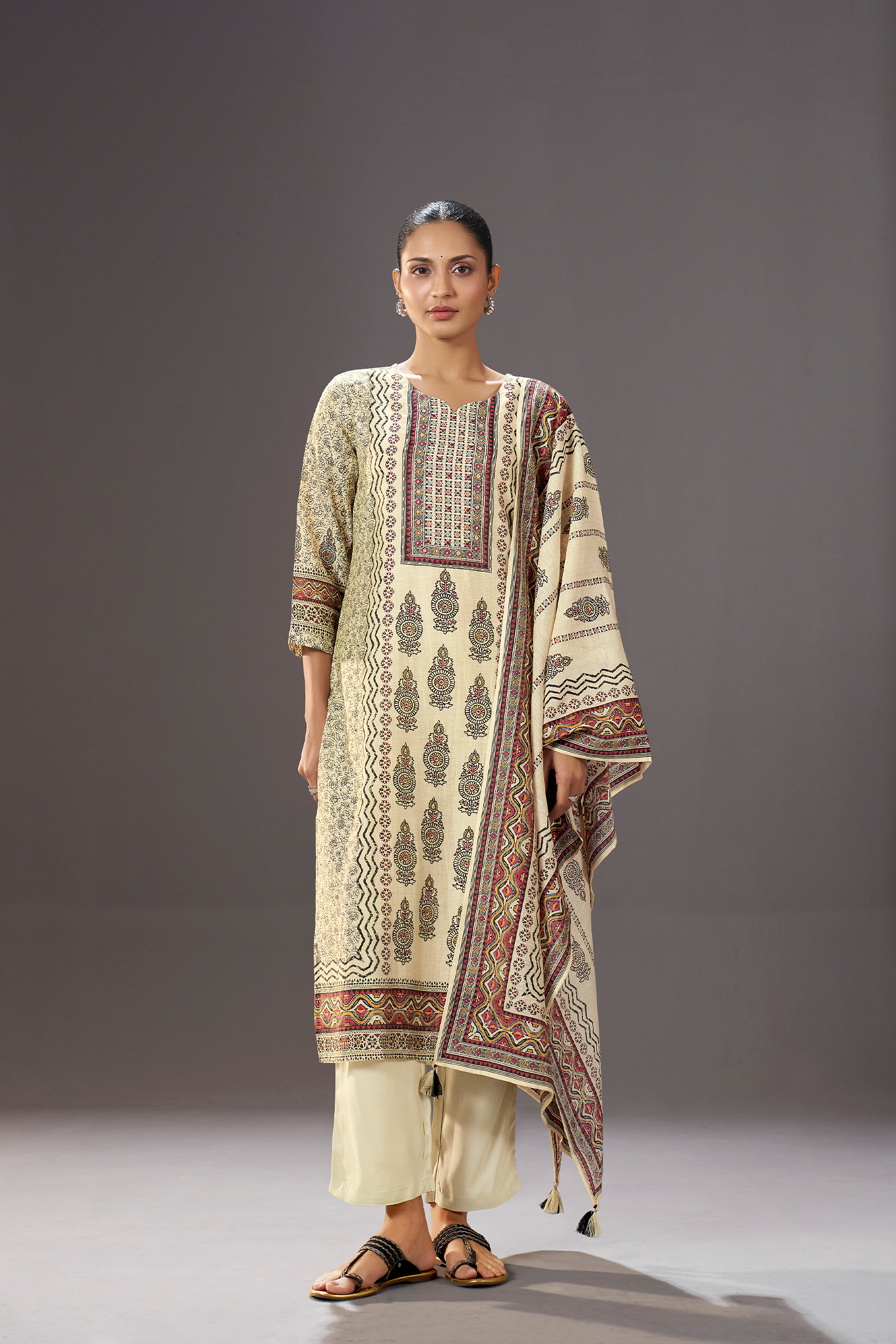 Ivory Artisan Shimmer Linen Digital Printed Kurta Set