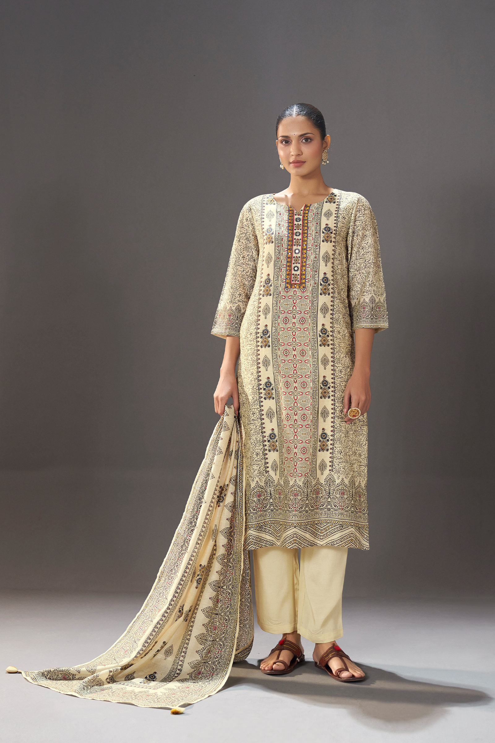 Ivory Buti Shimmer Linen Digial Printed Kurta Set