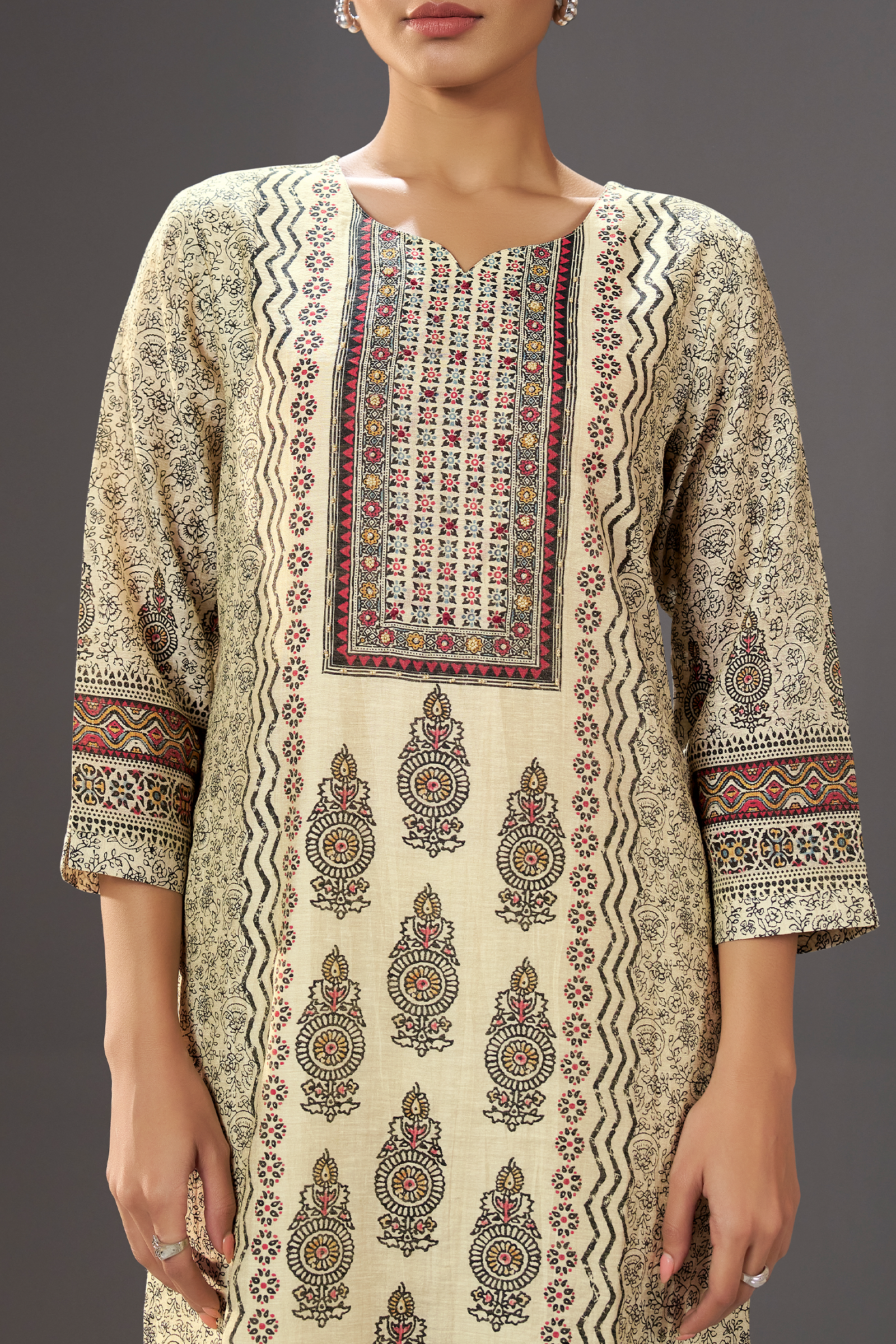 Ivory Artisan Shimmer Linen Digital Printed Kurta Set