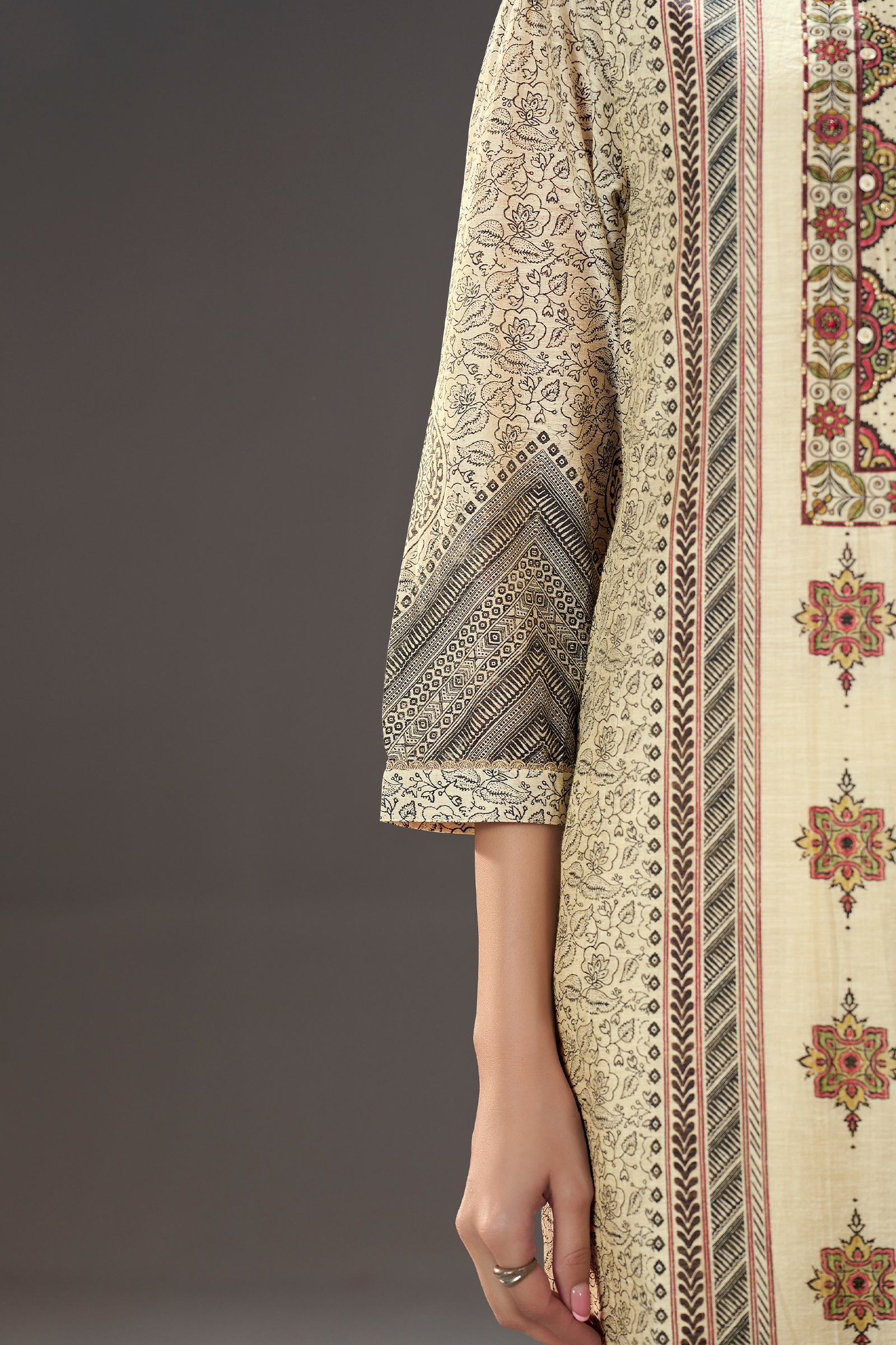 Royal Rosette Shimmer Linen Digial Printed Kurta Set