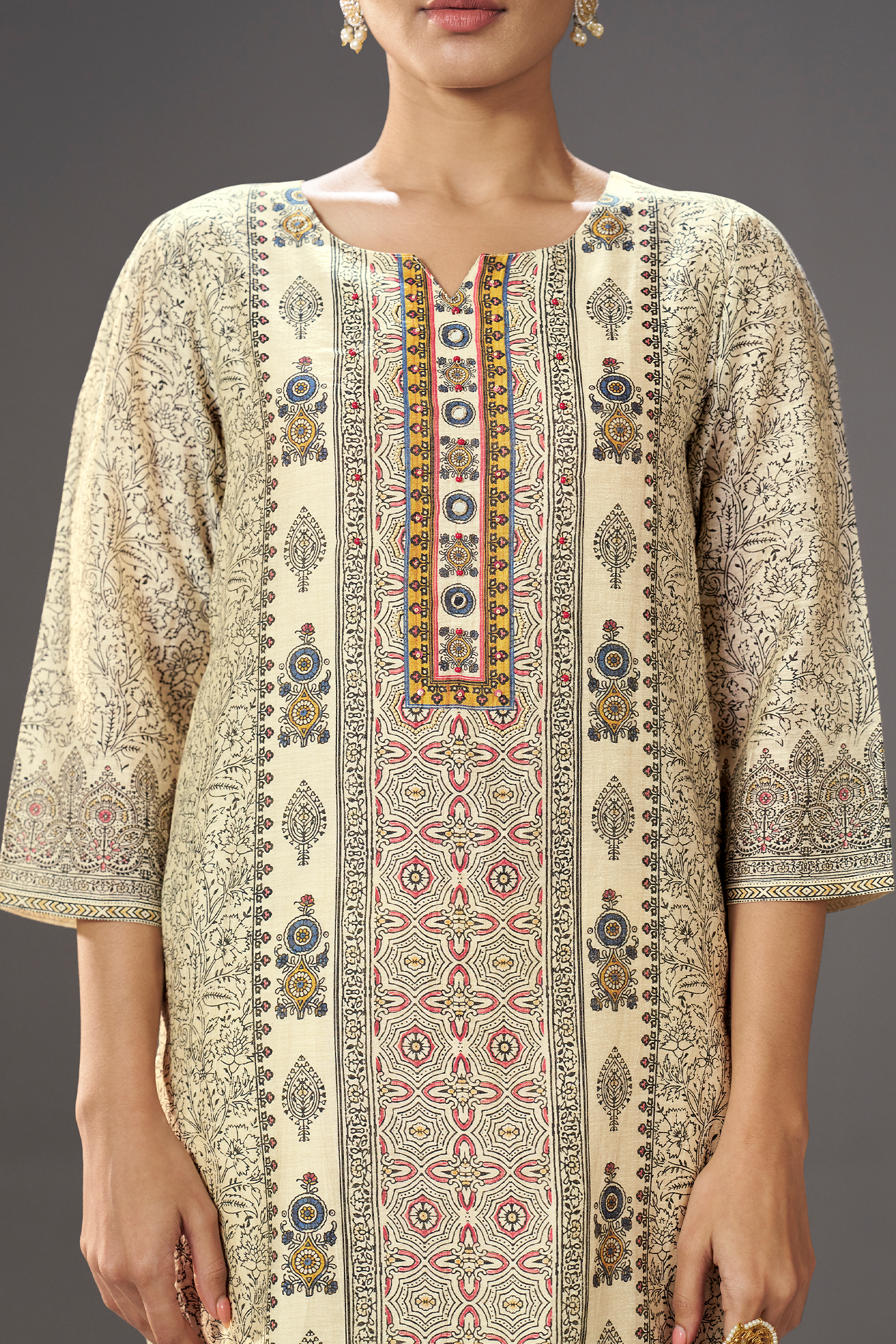 Ivory Buti Shimmer Linen Digial Printed Kurta Set