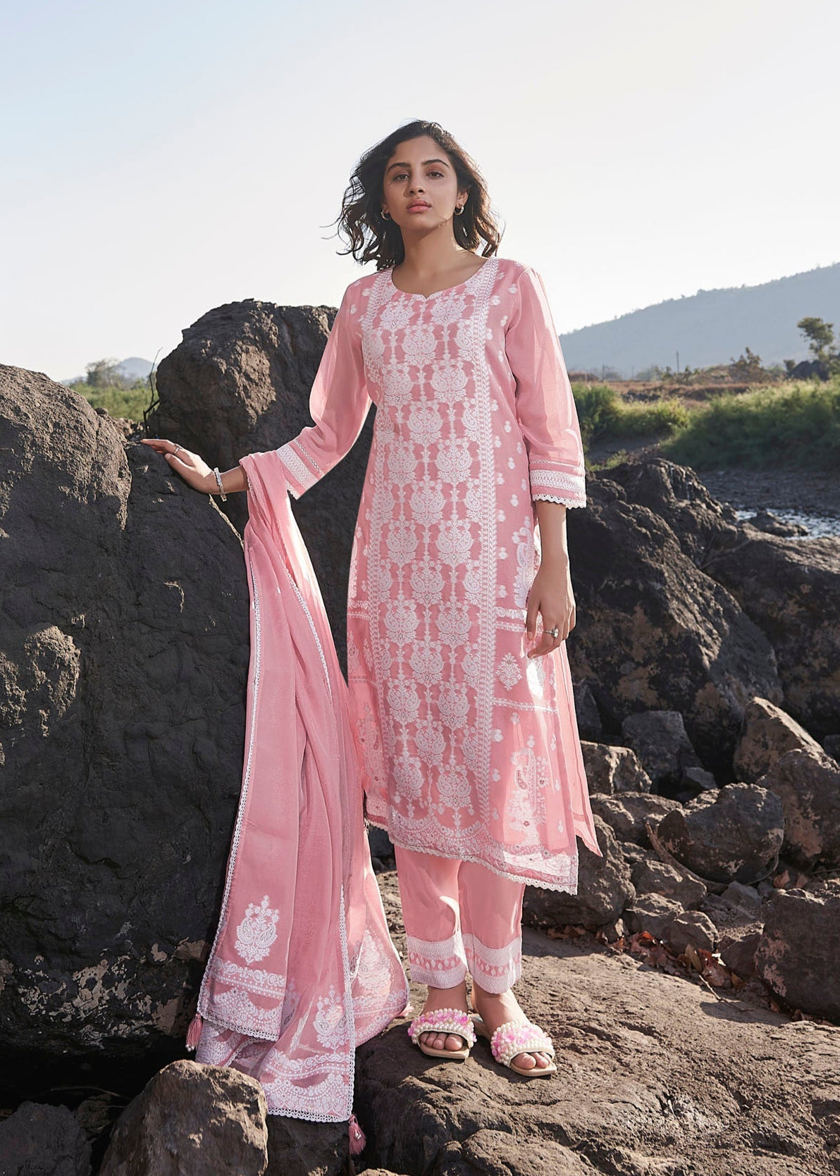 Magenta tinted Woven Kurta Set