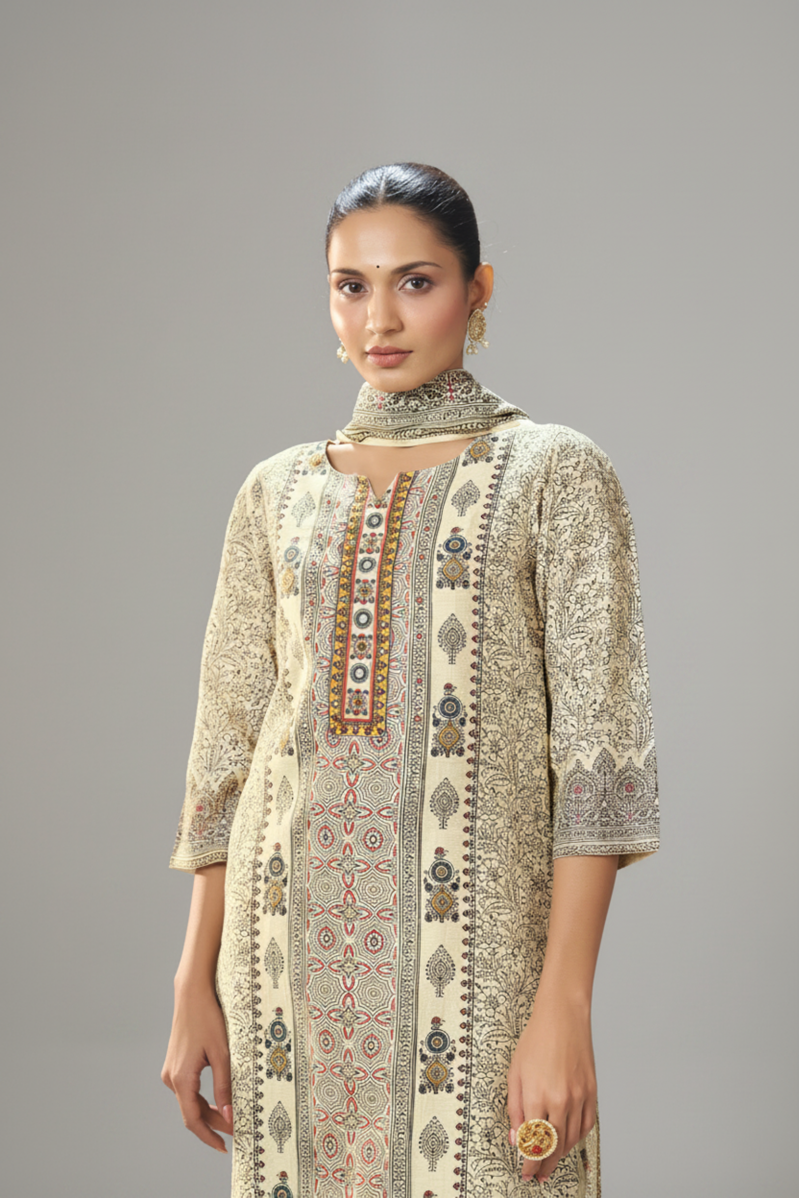 Ivory Buti Shimmer Linen Digial Printed Kurta Set