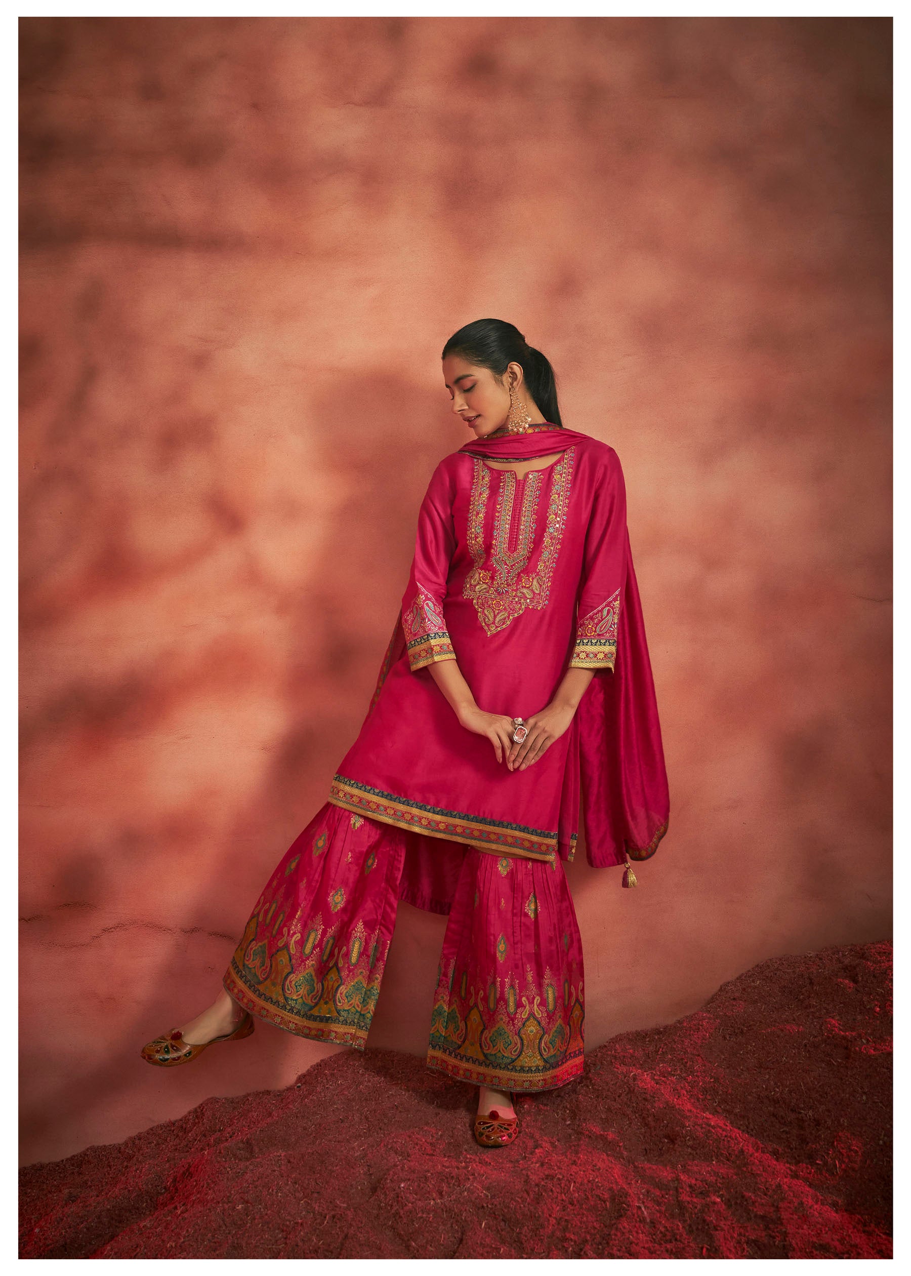 Magentae Rani Dola Silk Kurta Set