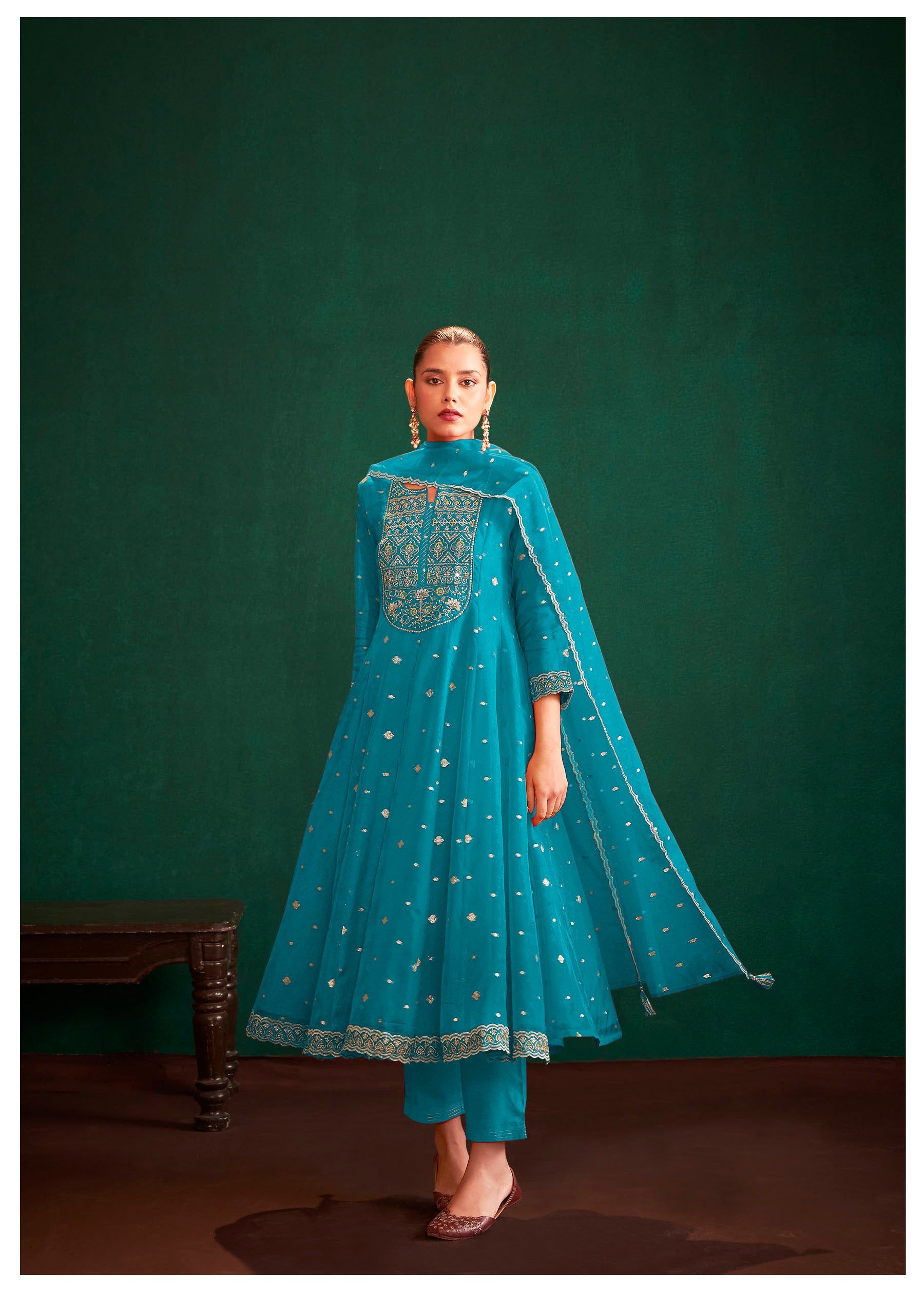 Oceyra Rama Organza Jacquard Kurta Set