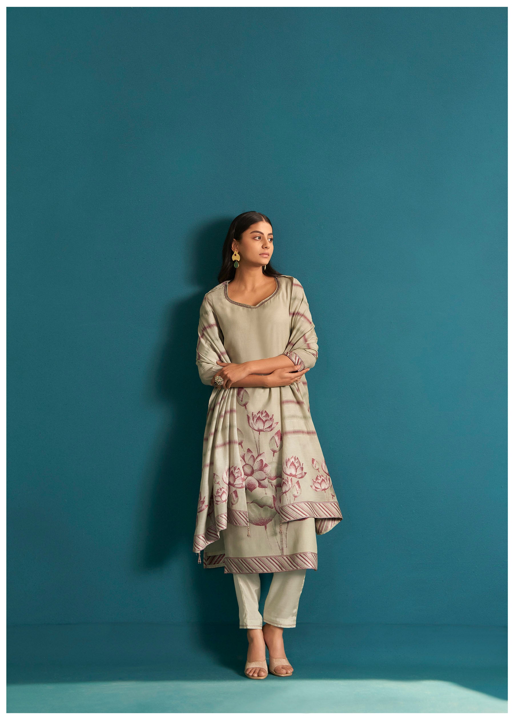 Lioraé Linen Jacquard Embroidered Kurta Set