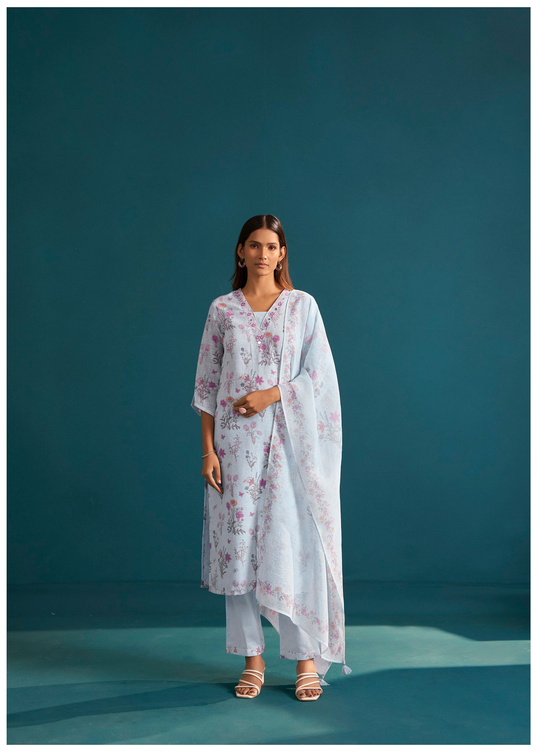 Faelina Digital Print Embroidered Linen Kurta Set