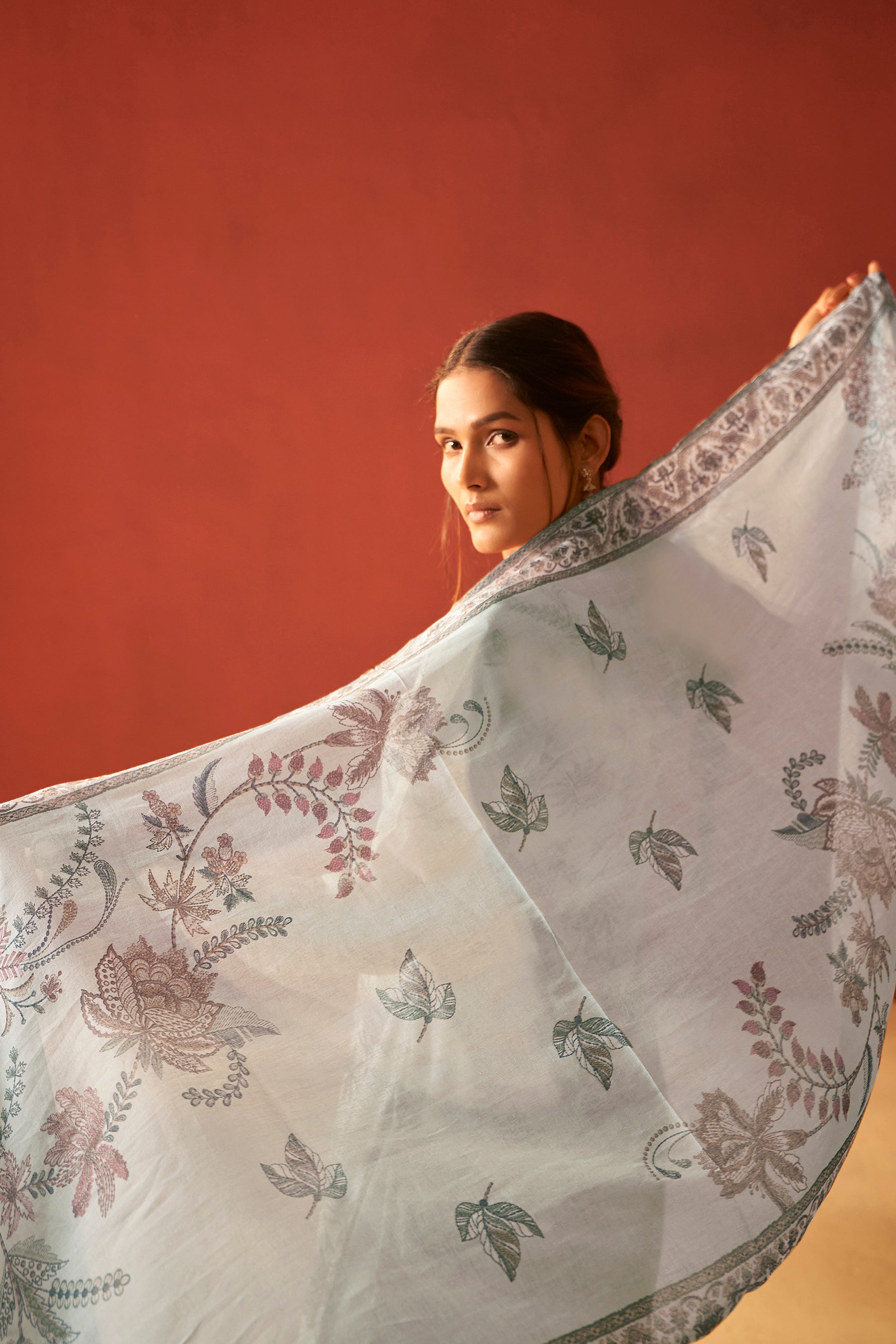 Vessara Pine Embroidered Linen Kurta Set