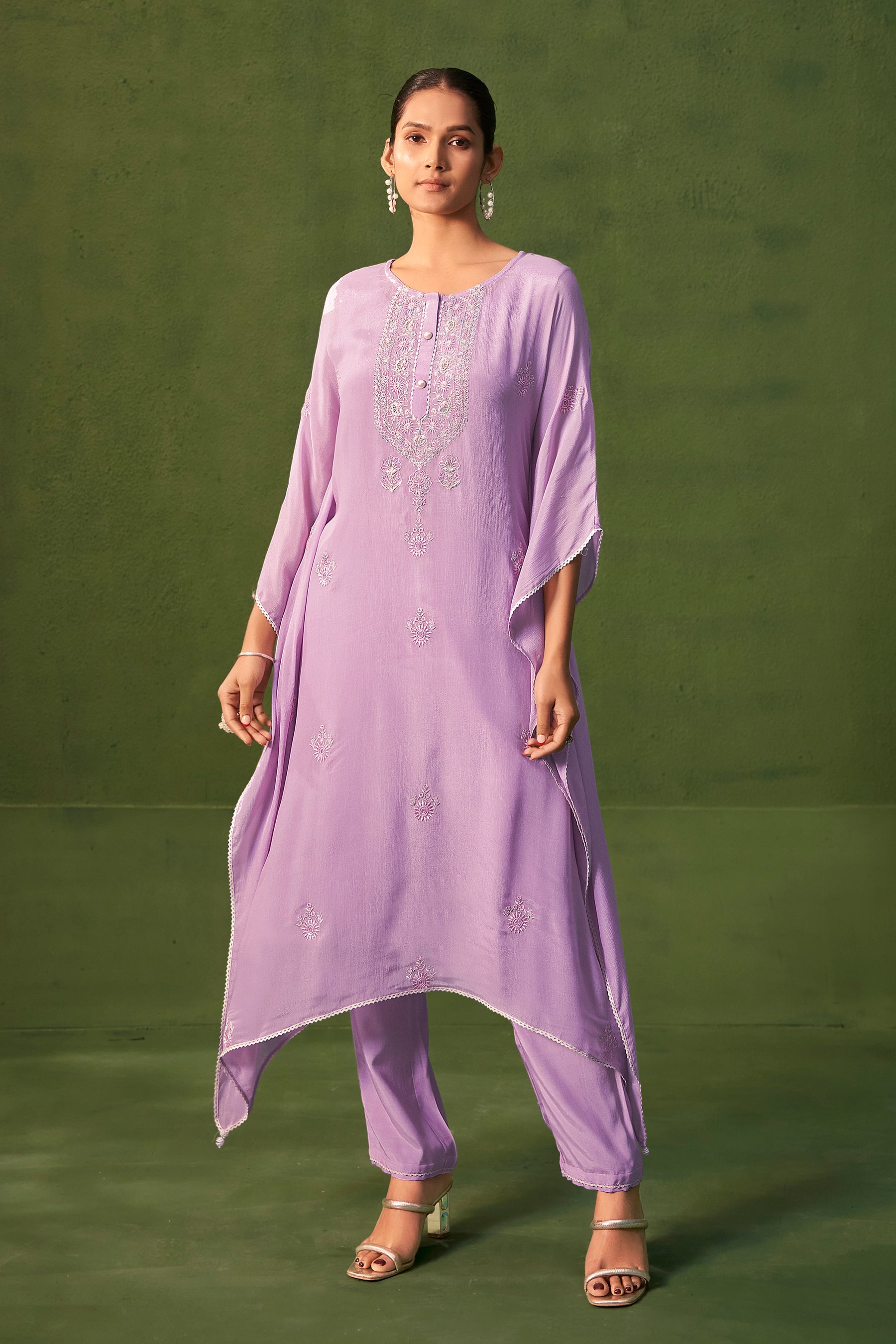 Caladriel Lavender Chinnon Embroidered Kaftan