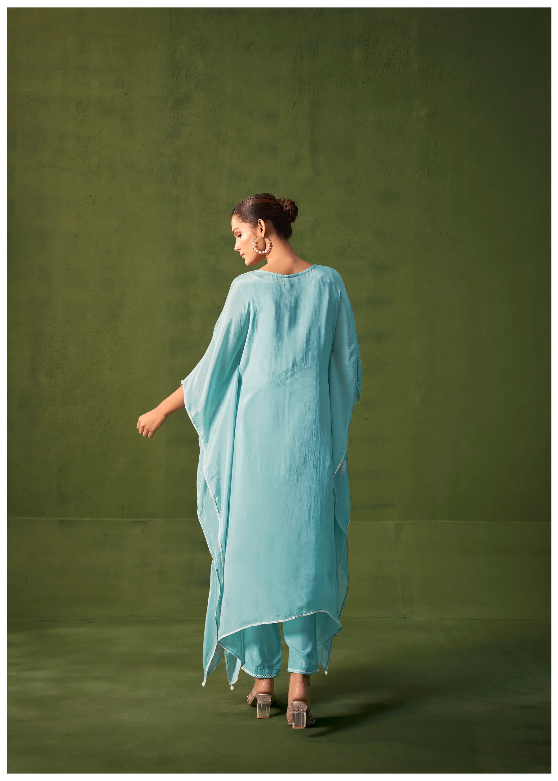 Vyserra Rama Chinnon Embroidered Kaftan