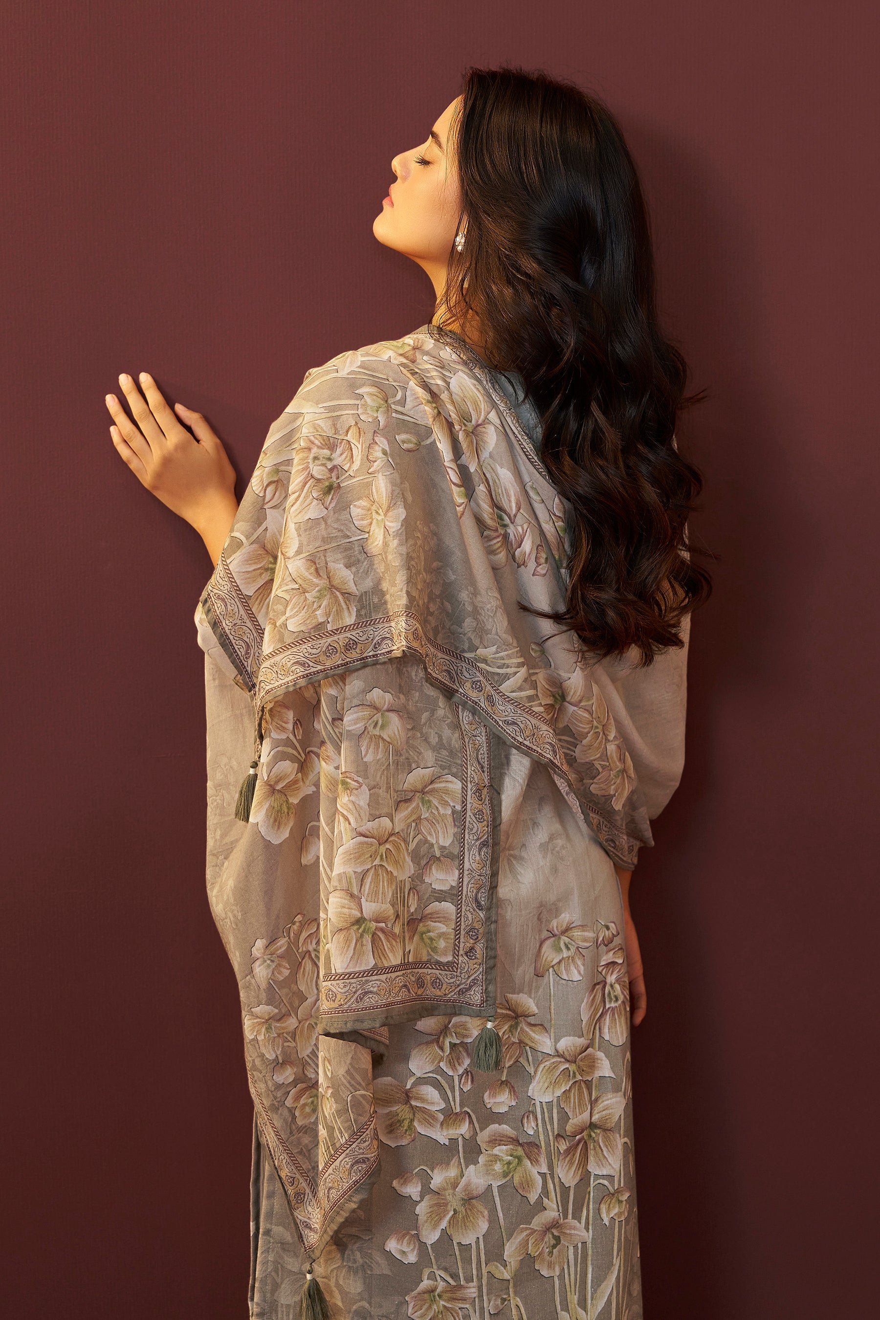 Mistlyn Grey Embroidered Linen Kurta Set