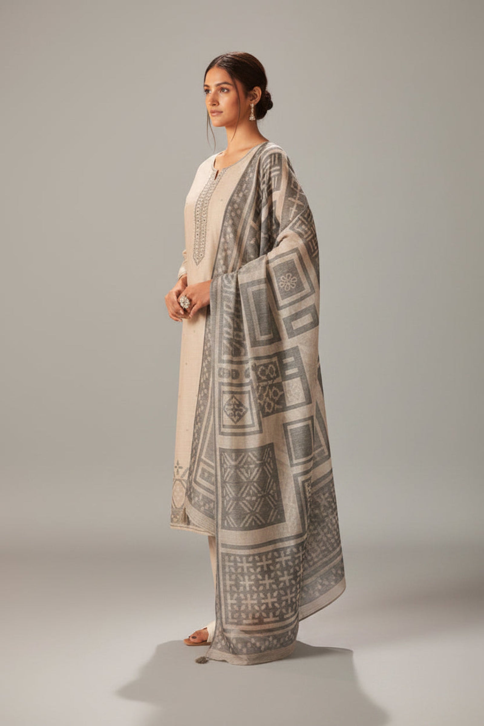 Nuviah Linen Jacquard Embroidered Kurta Set