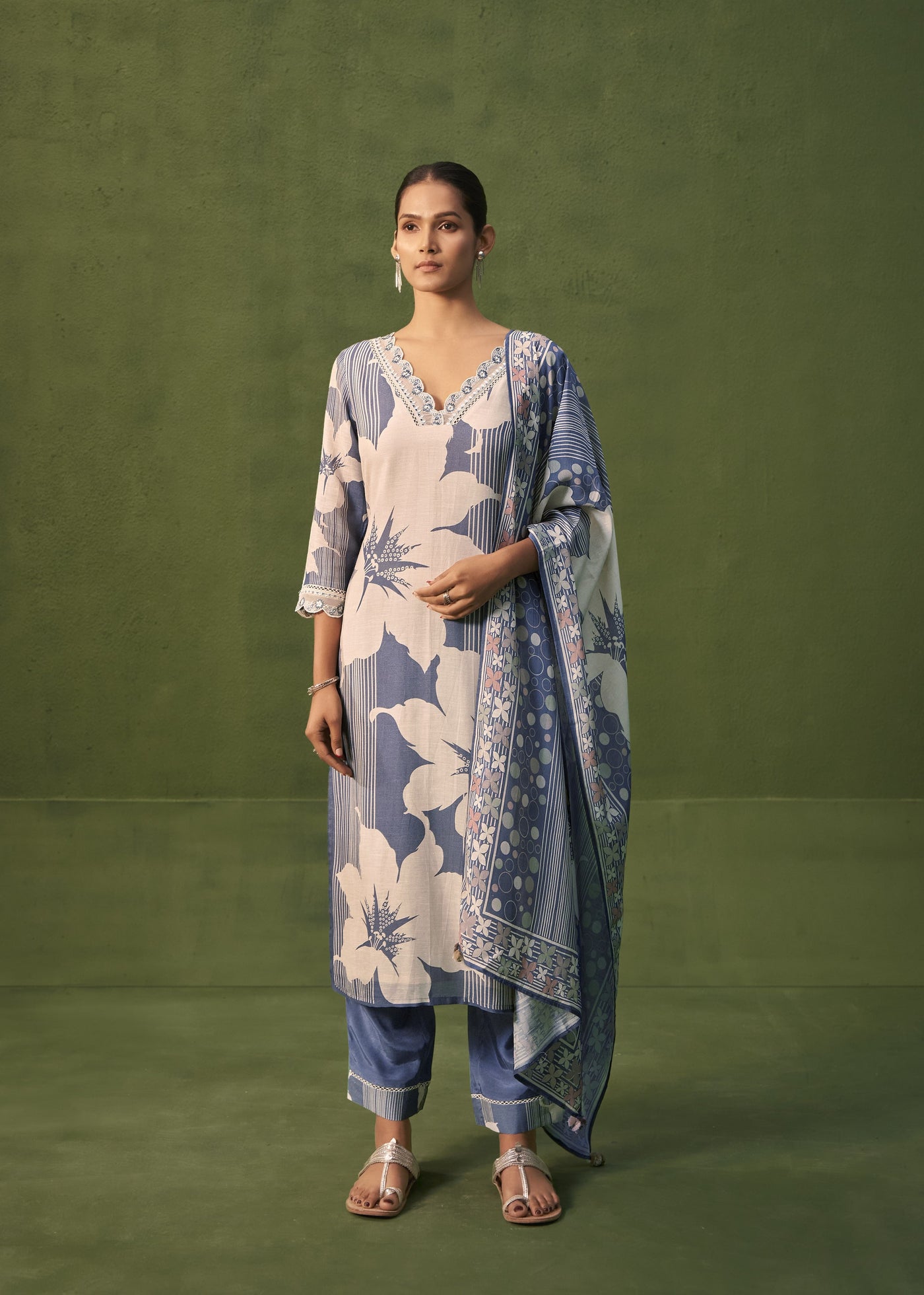 FourButtons: Shop Latest Ethnic Wear for Women Online