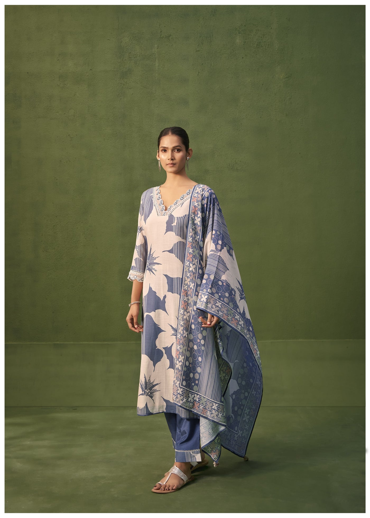 FourButtons: Shop Latest Ethnic Wear for Women Online