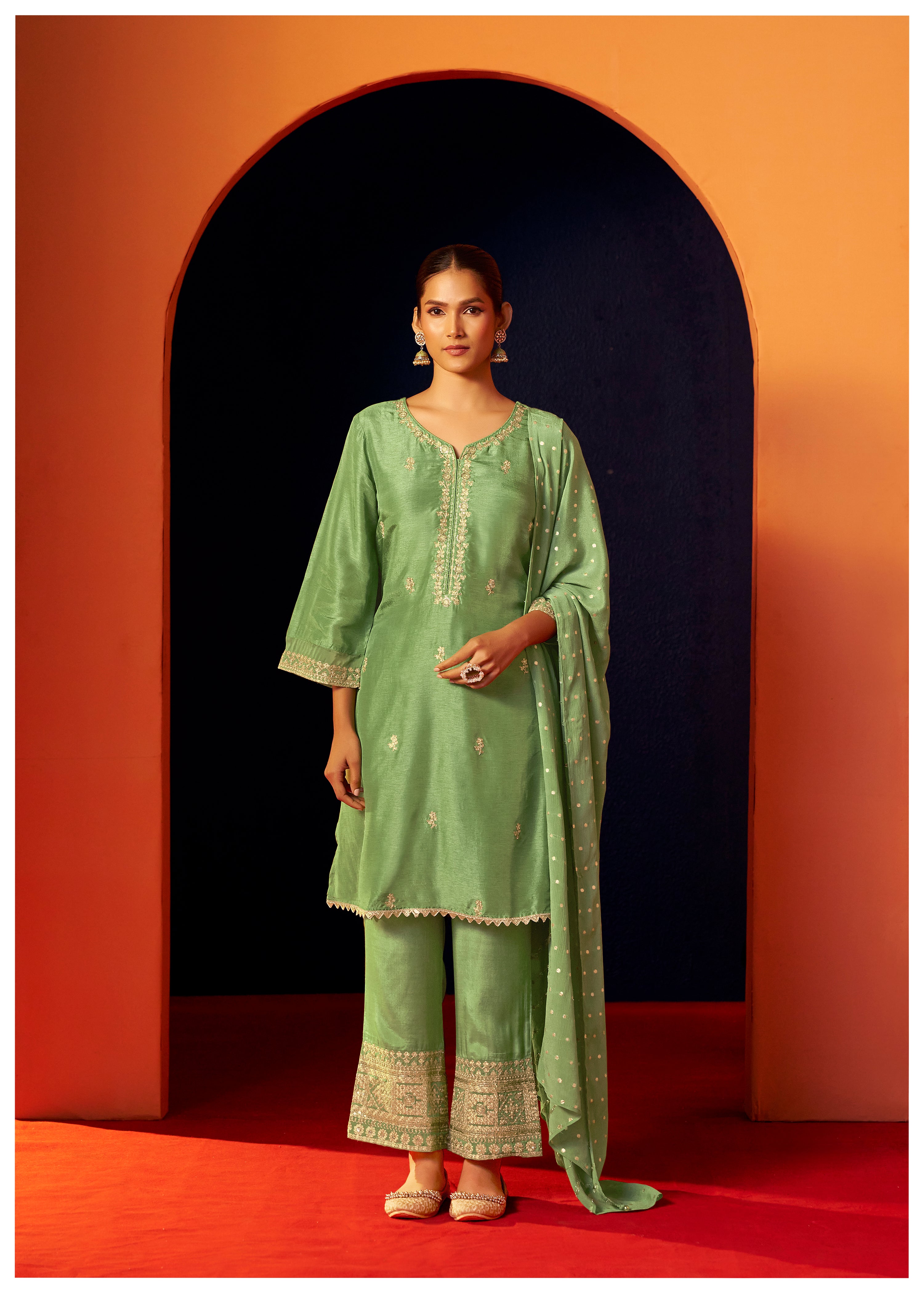 Chinnon Dupatta With Heavy Embroidery Work Set