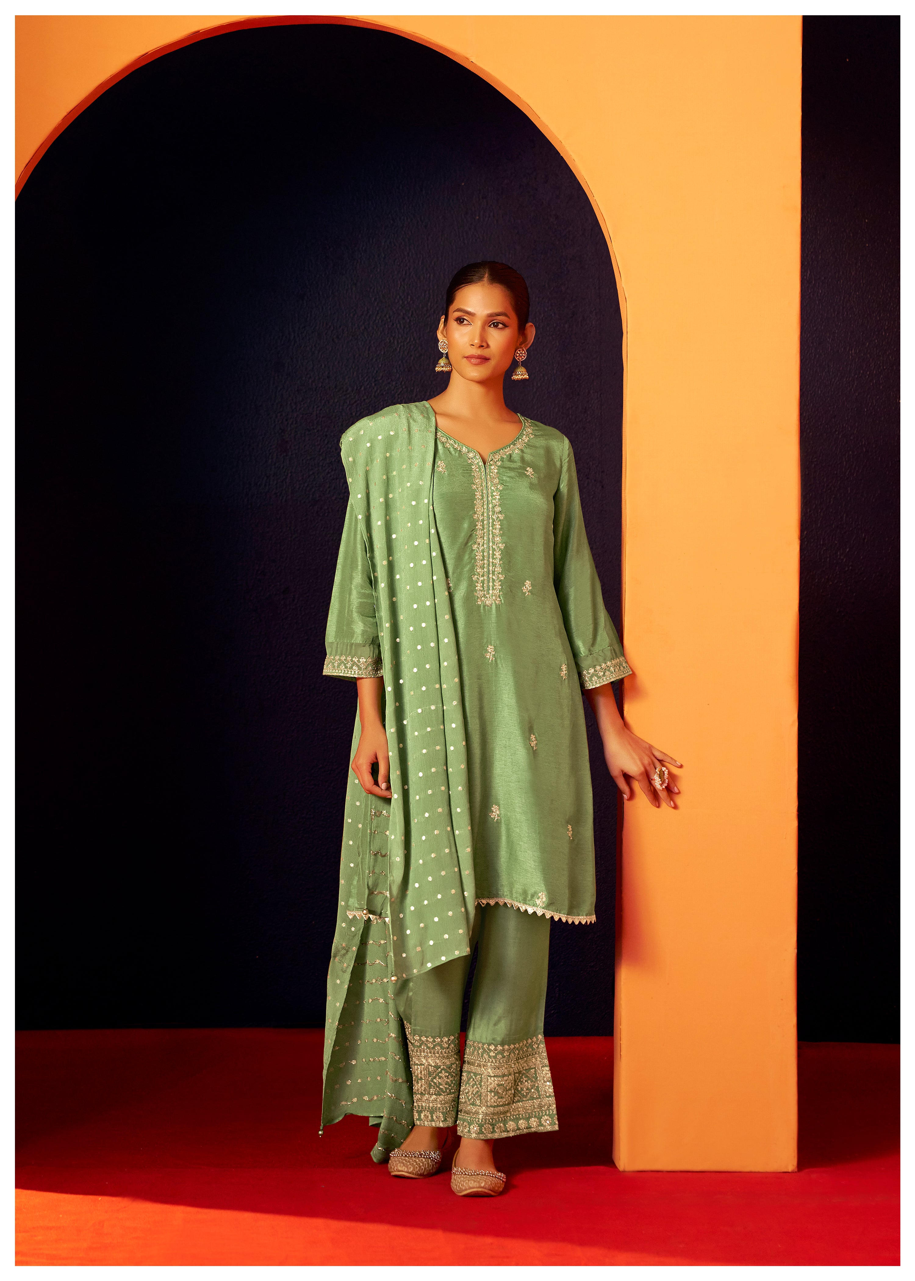 Chinnon Dupatta With Heavy Embroidery Work Set