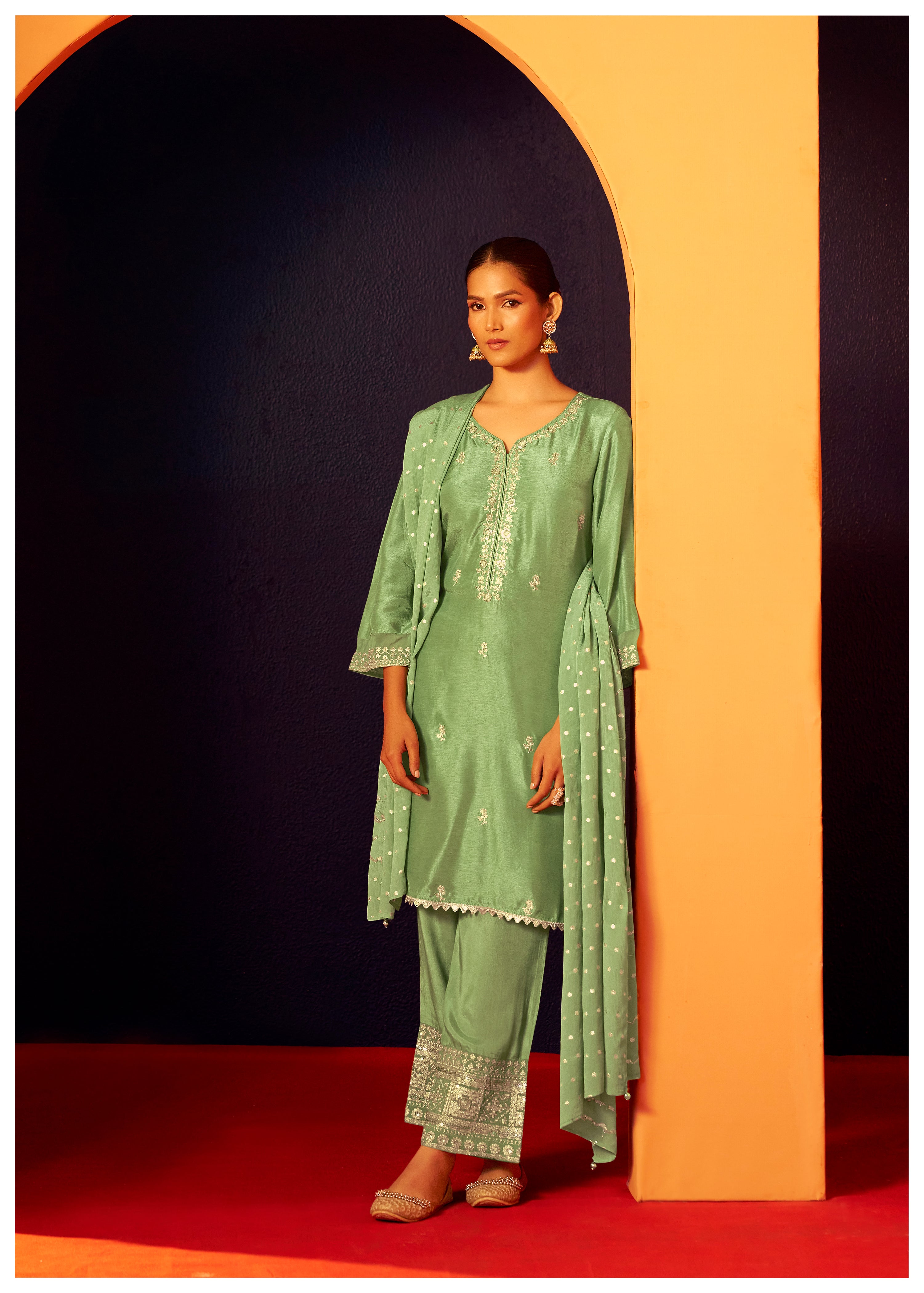 Chinnon Dupatta With Heavy Embroidery Work Set