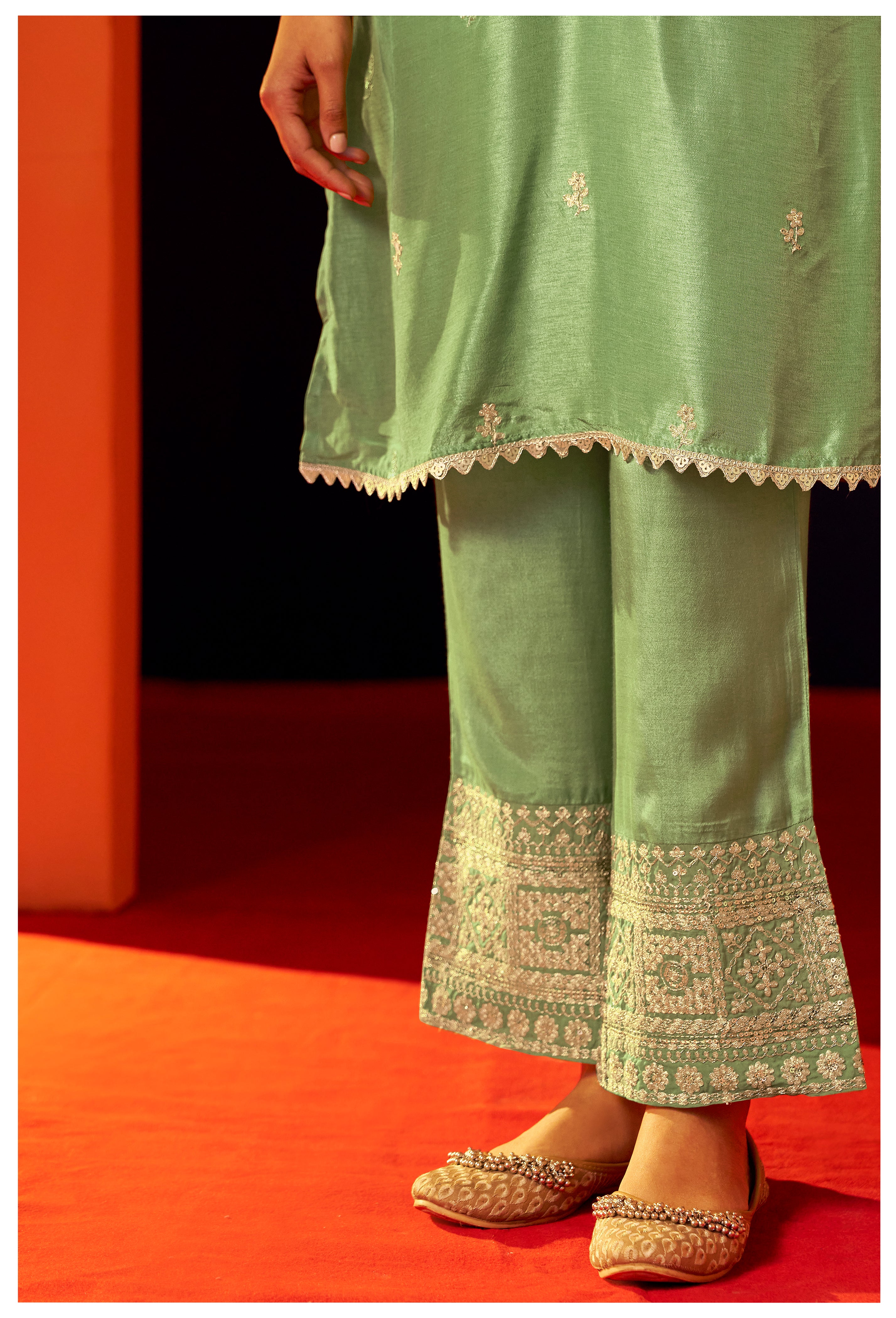 Chinnon Dupatta With Heavy Embroidery Work Set