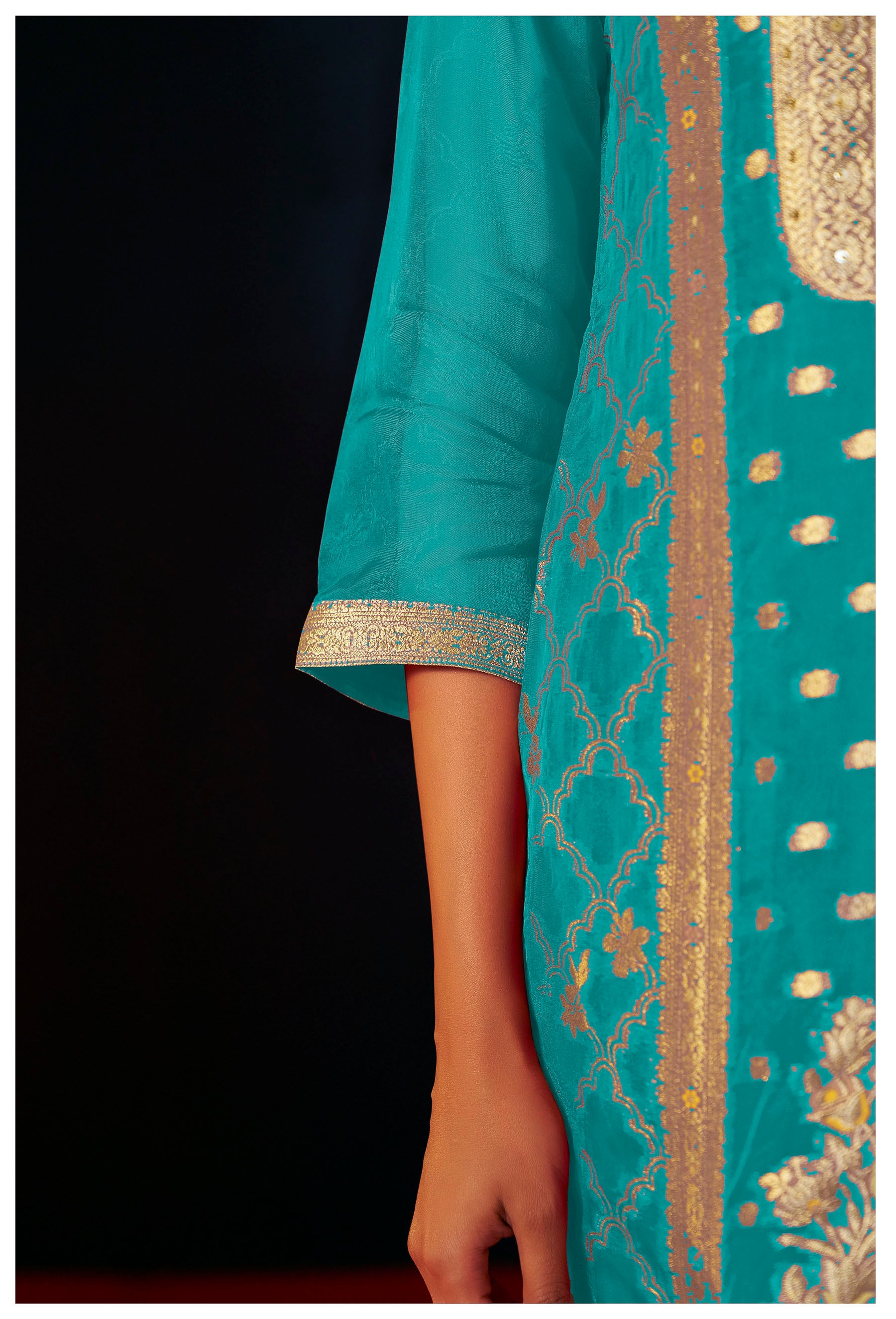 Lunessa Rama Organza Jacquard Kurta Set